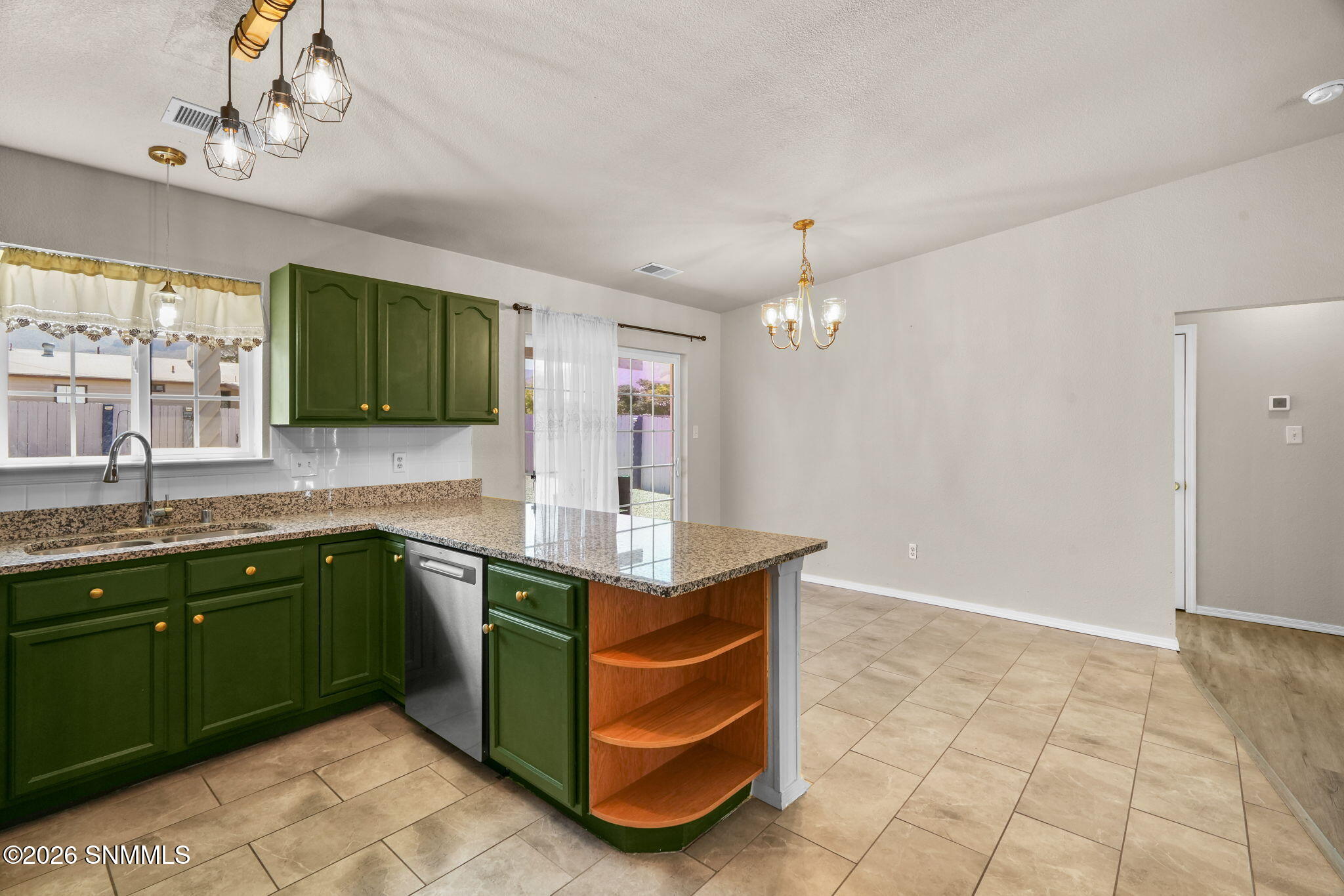 303 Santa Fe Drive Property Photo 13
