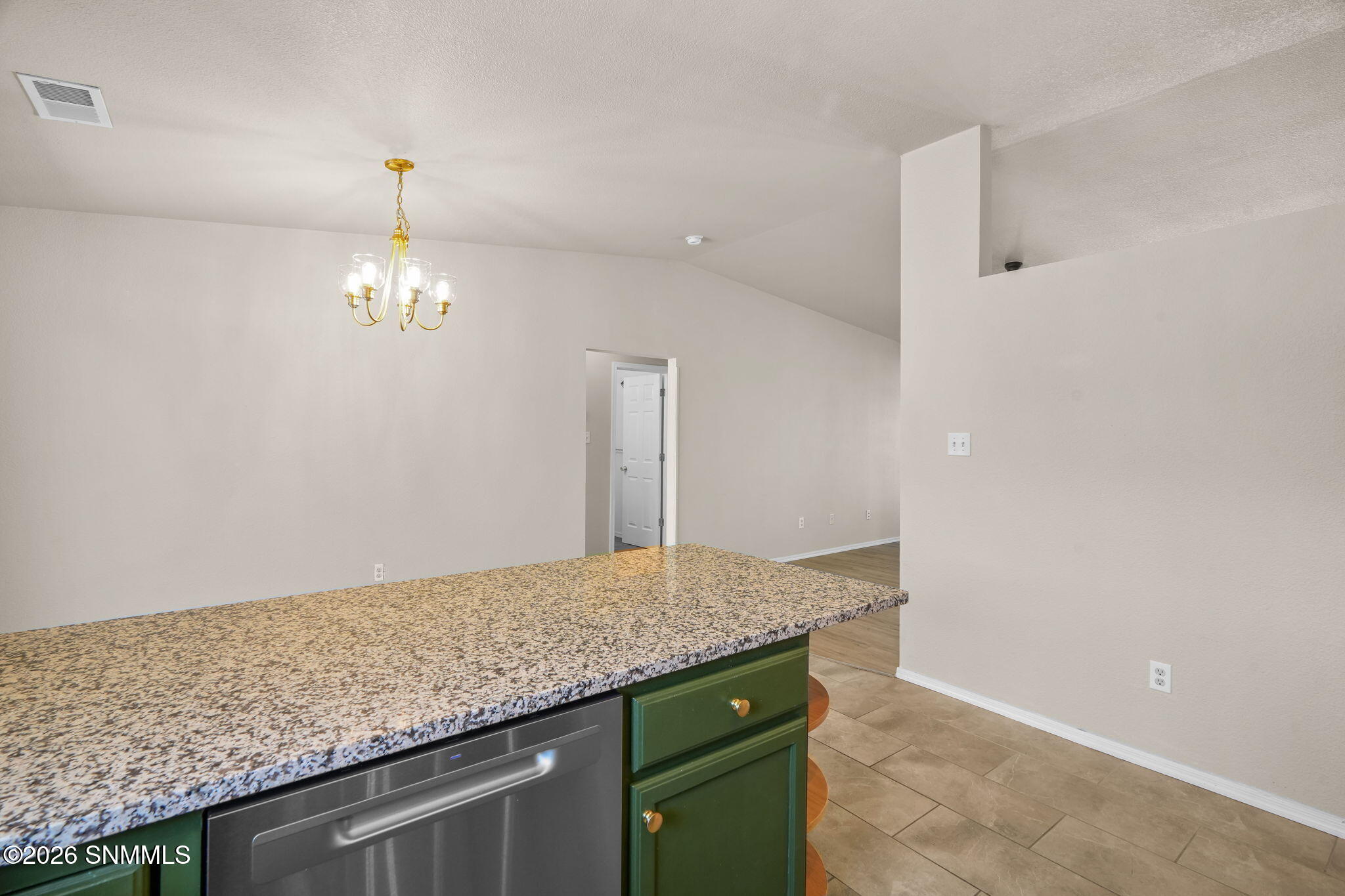 303 Santa Fe Drive Property Photo 14