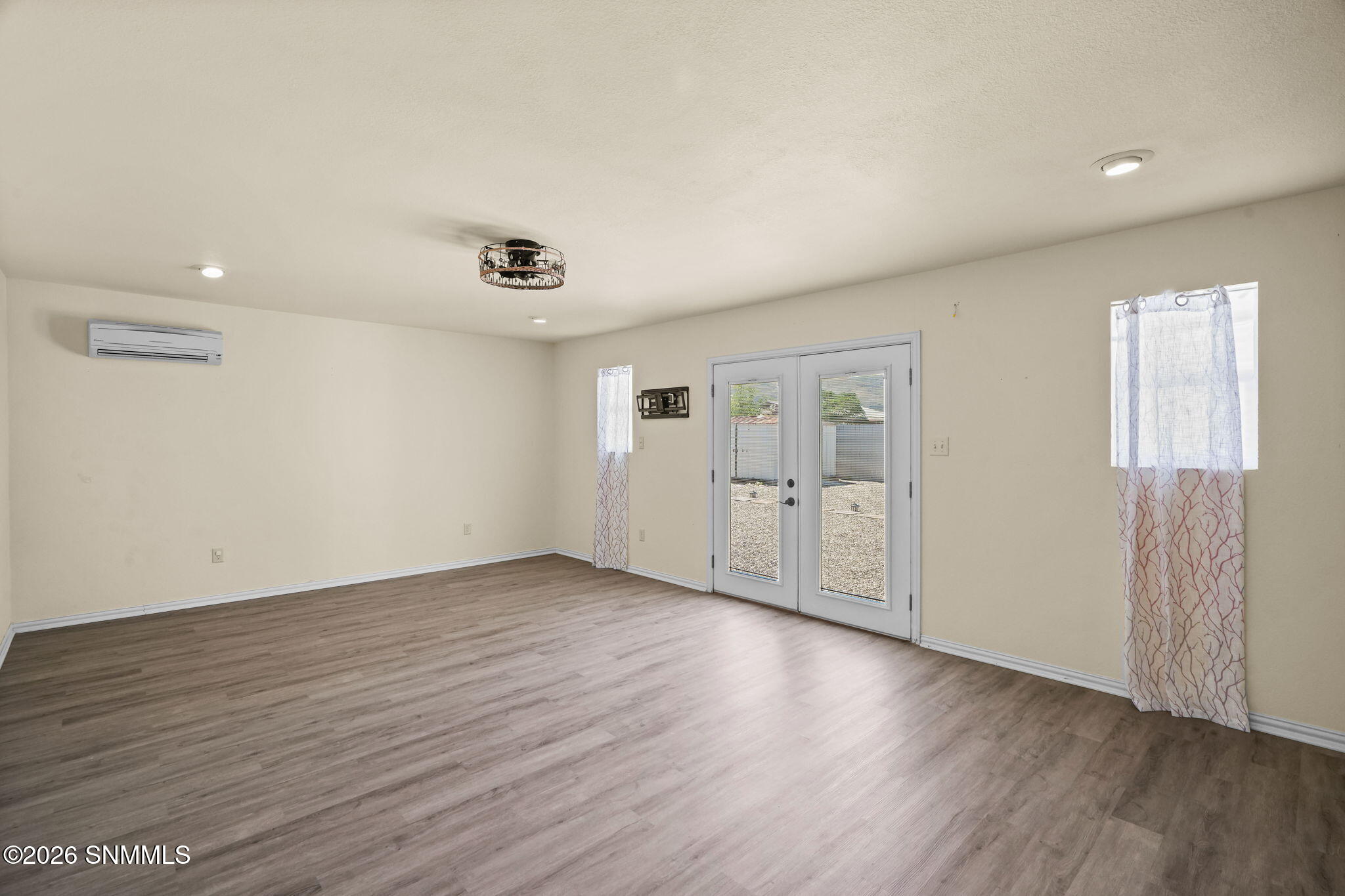 303 Santa Fe Drive Property Photo 22