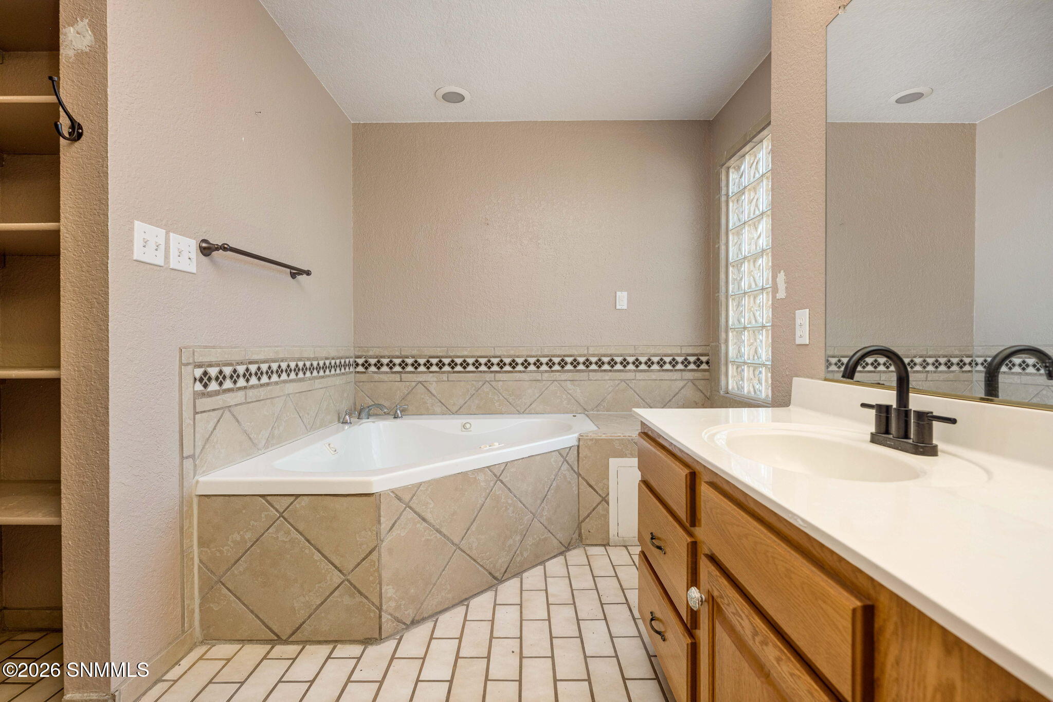 4046 Lilac Drive Property Photo 29