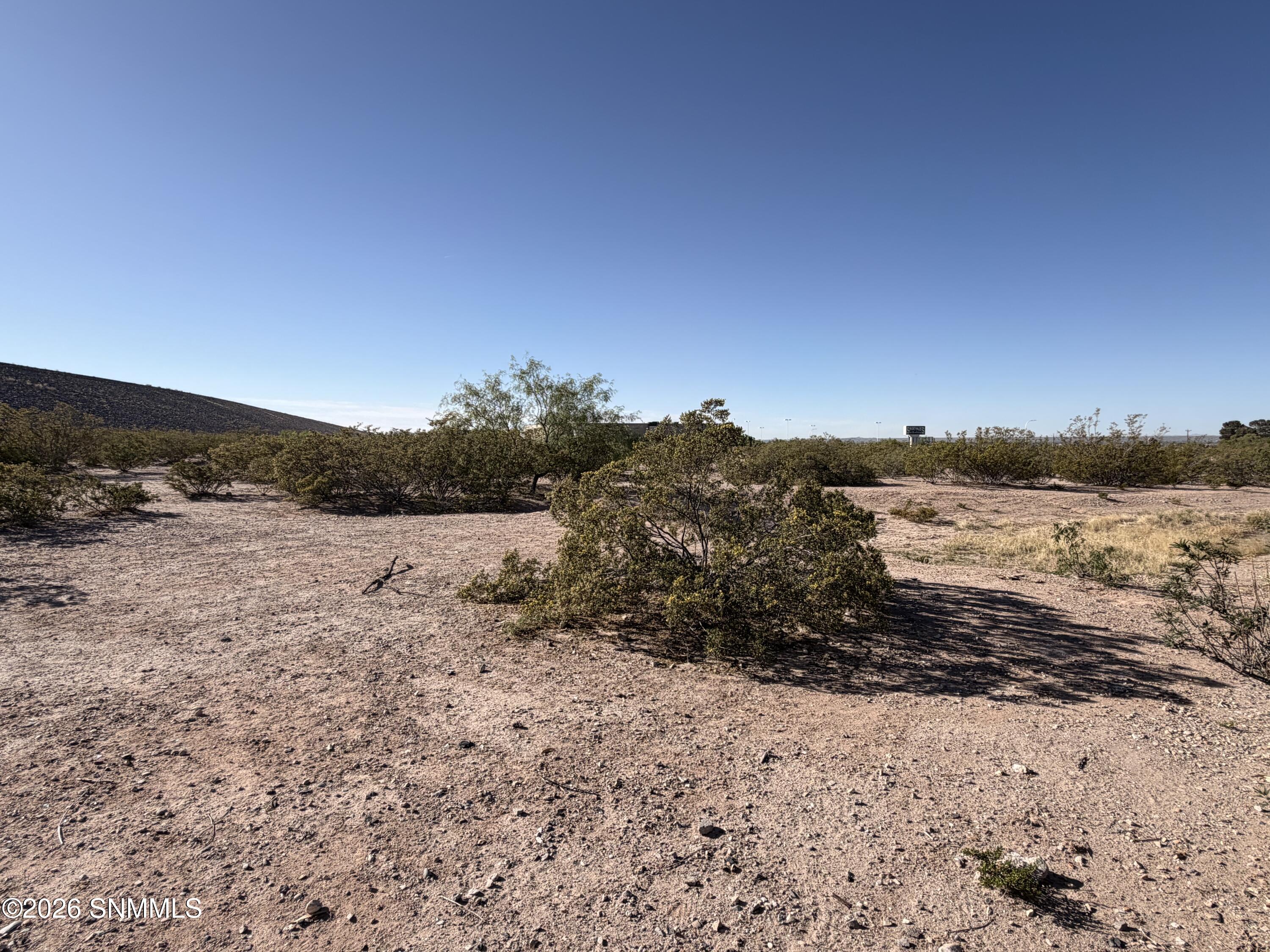 2240 N Telshor Boulevard Property Photo 3