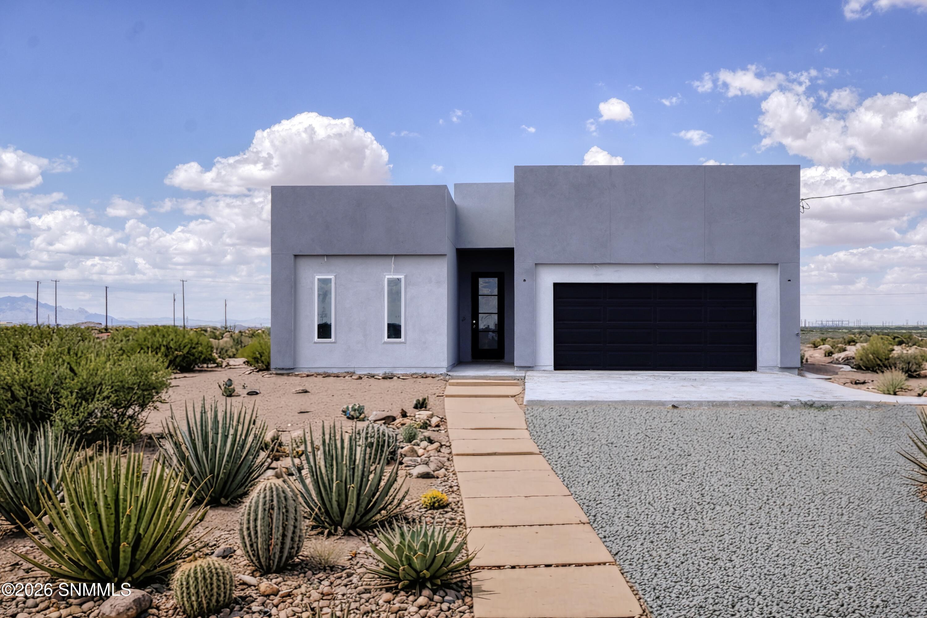 1253 Mojave Desert Drive Property Photo 1