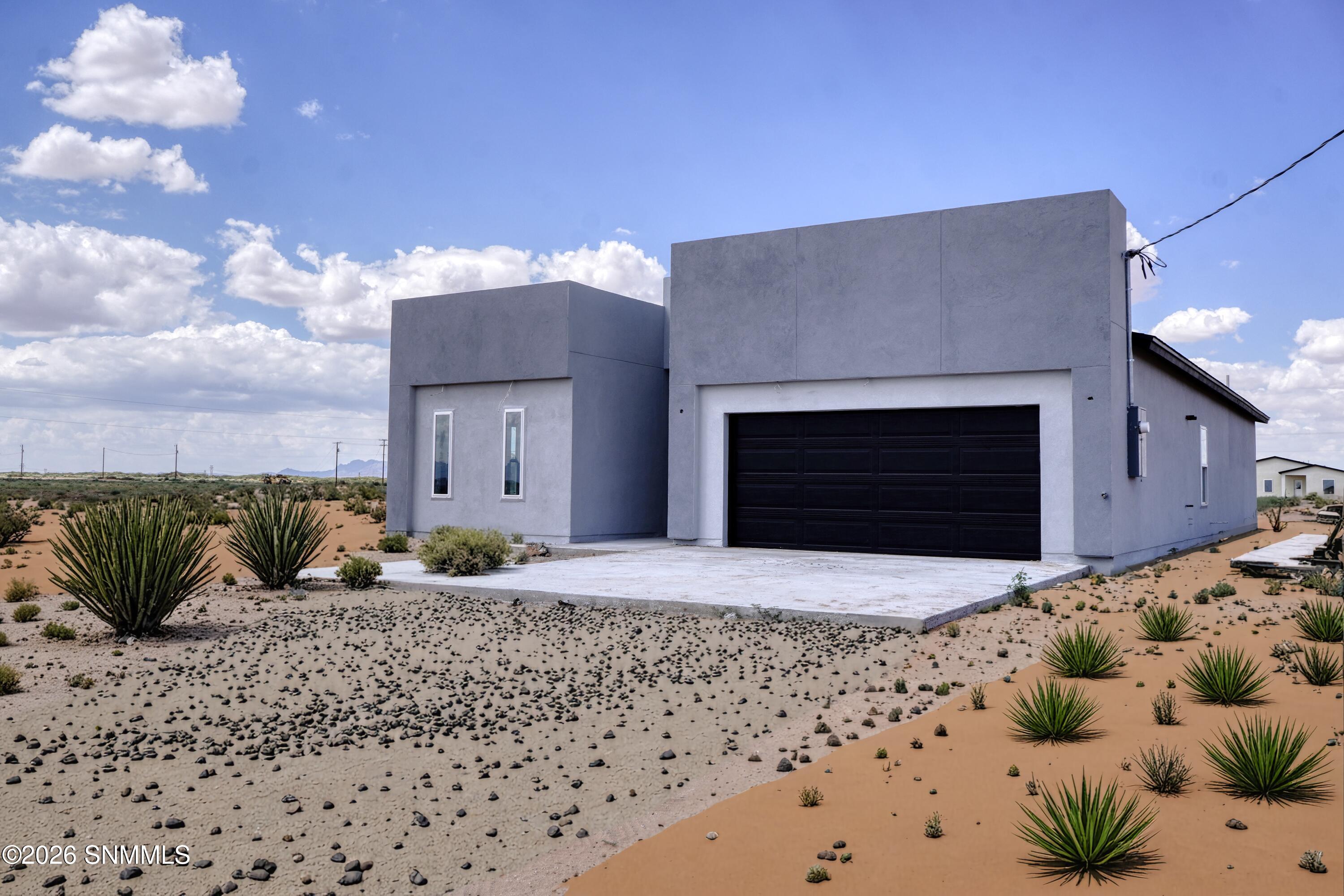 1253 Mojave Desert Drive Property Photo 3