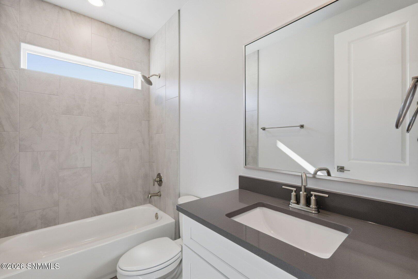 5061 Sand Stream Road Property Photo 6