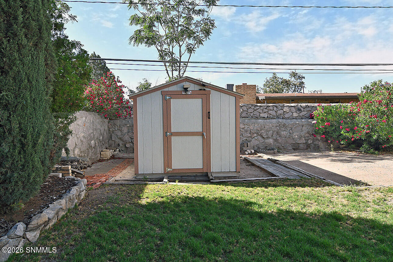 2744 Topley Avenue Property Photo 6