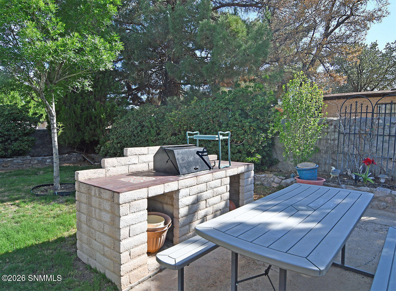 2744 Topley Avenue Property Photo 10