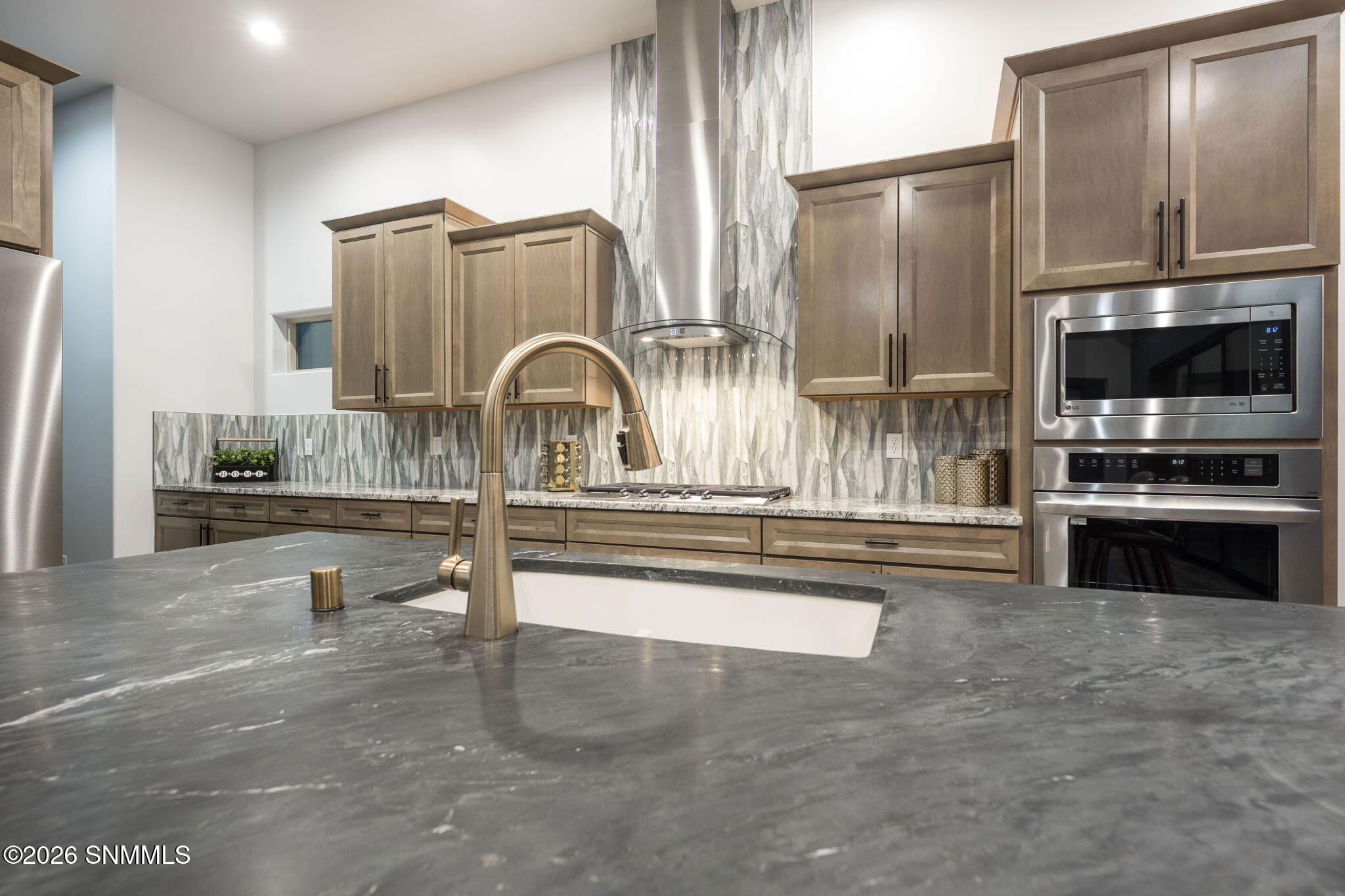 2601802 Property Photo 18