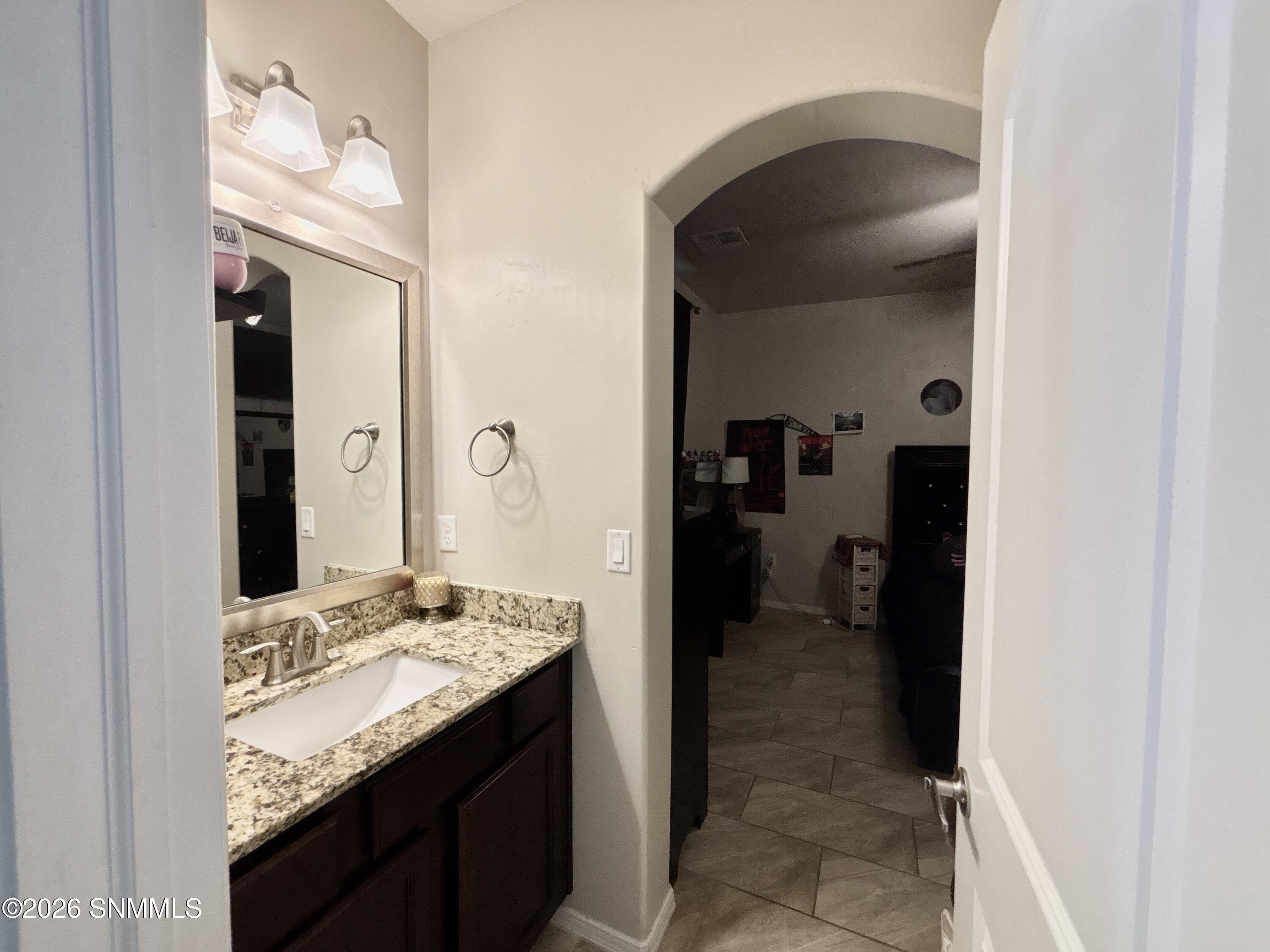3688 Albion Avenue Property Photo 9