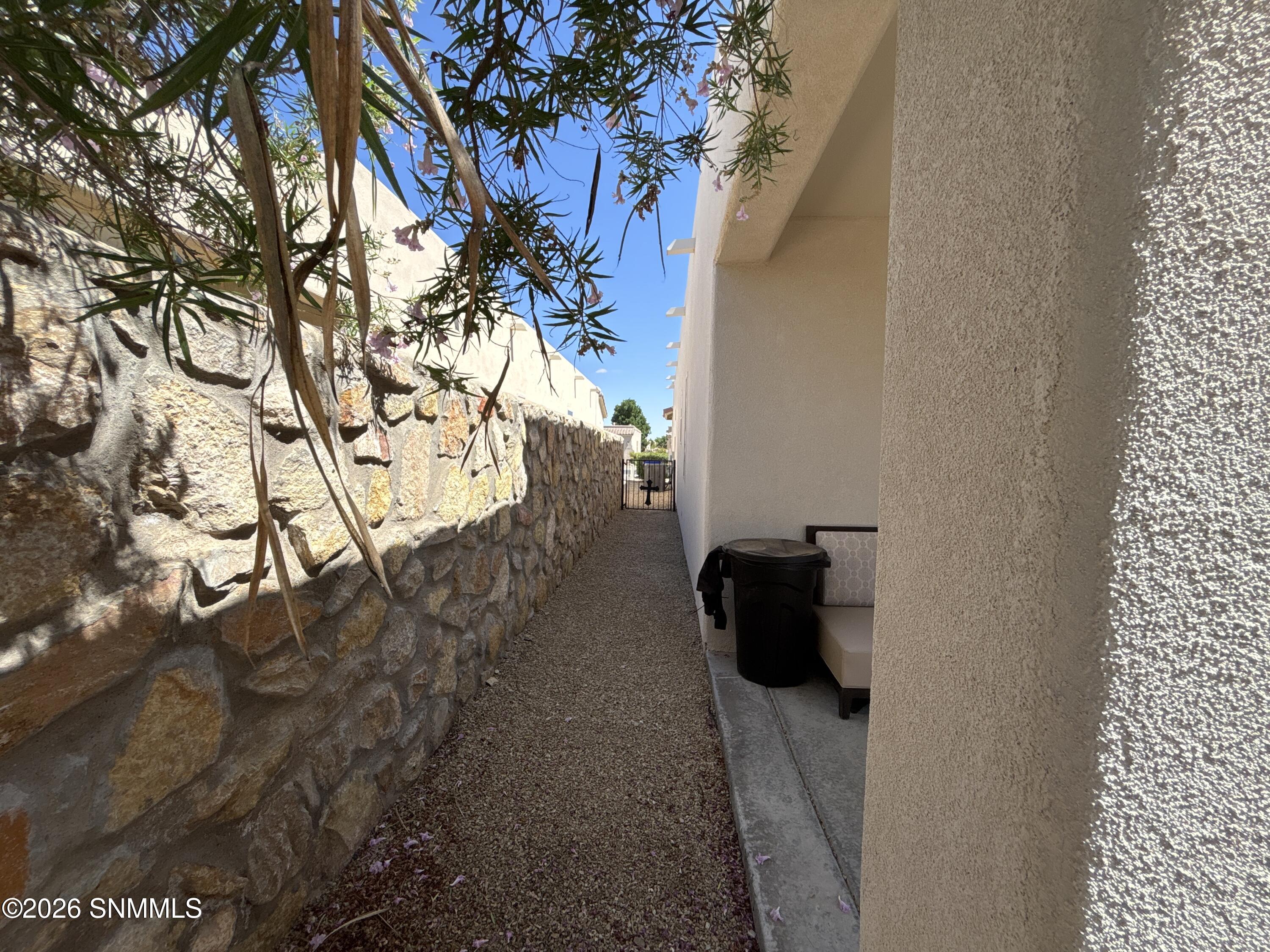 3688 Albion Avenue Property Photo 31