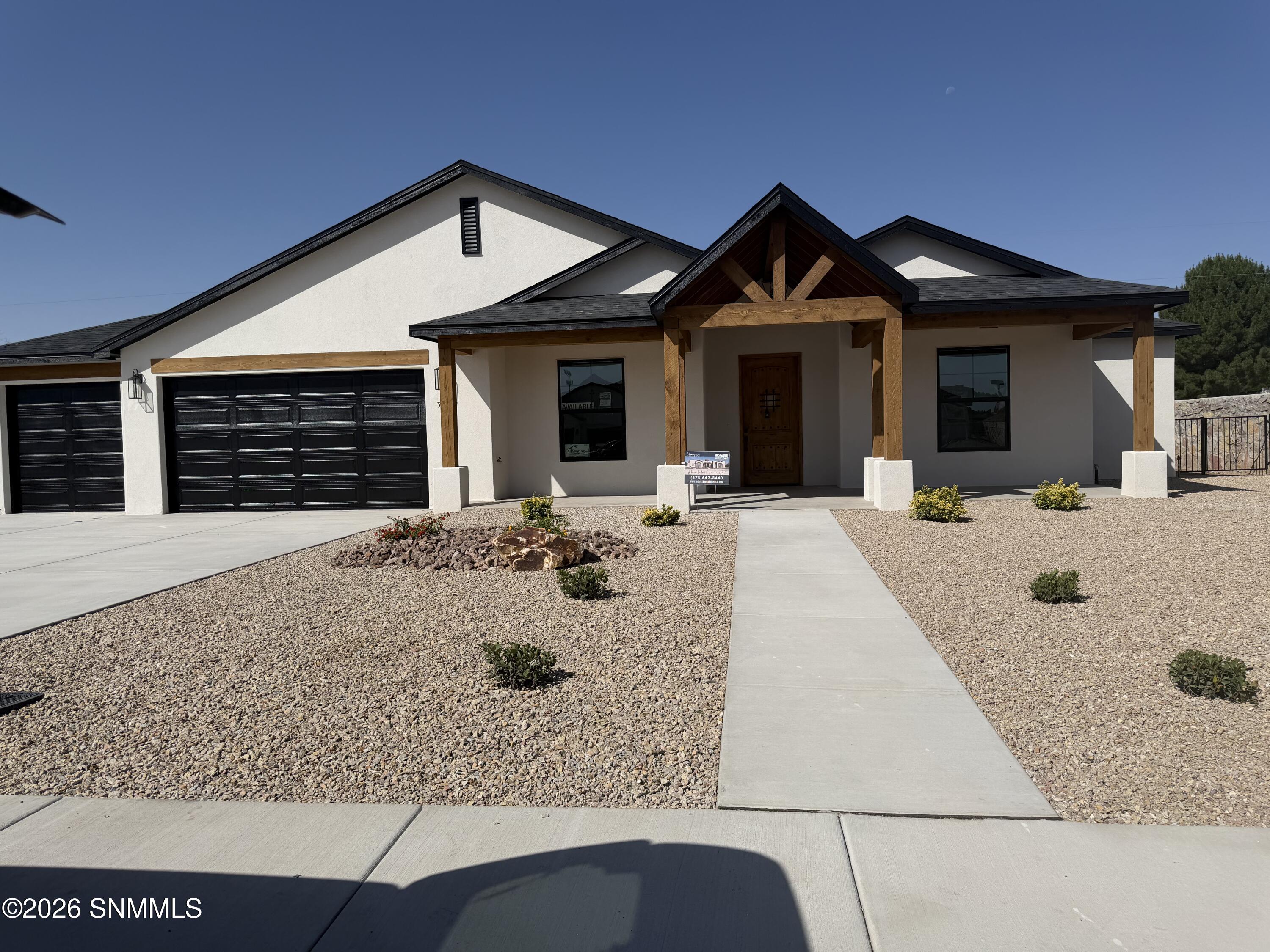785 Basha Arc Property Photo 3