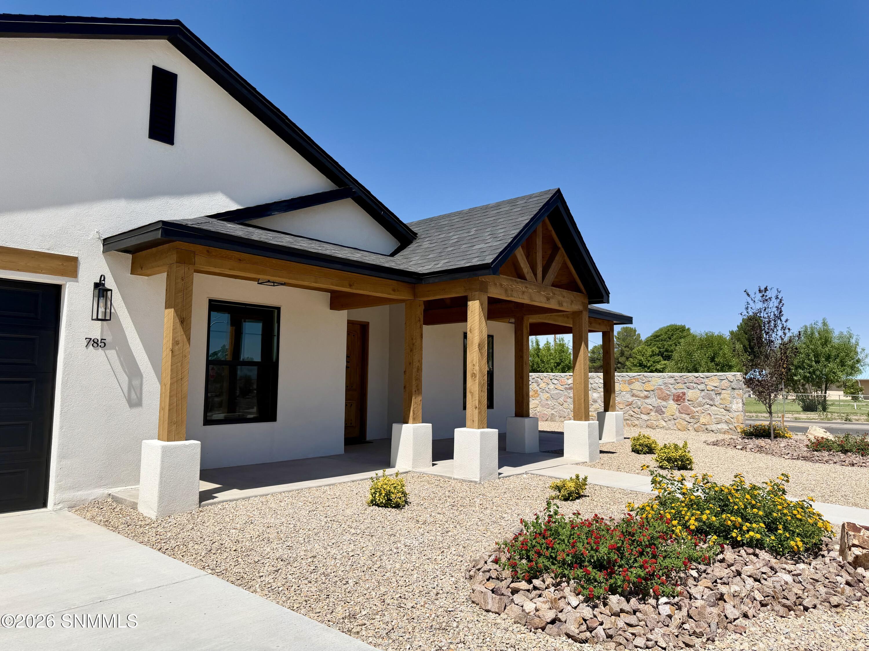 785 Basha Arc Property Photo 7