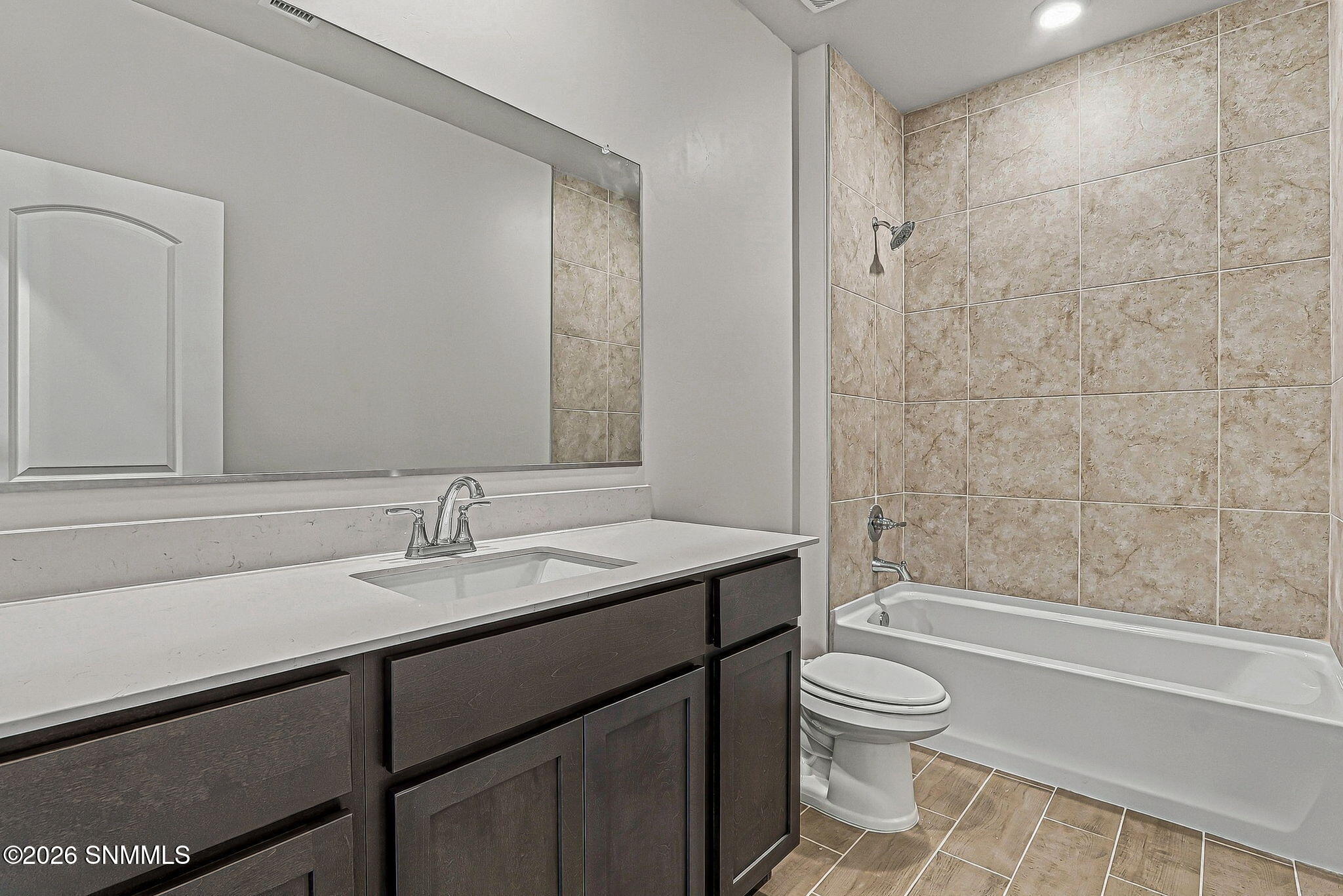 7515 Sierra Este Place Property Photo 12