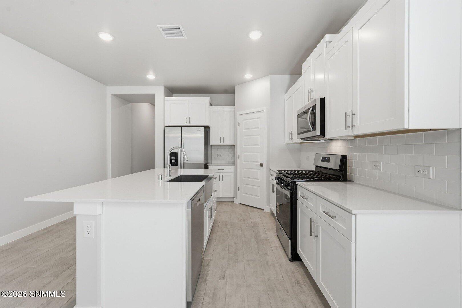 7540 Sierra Este Place Property Photo 4