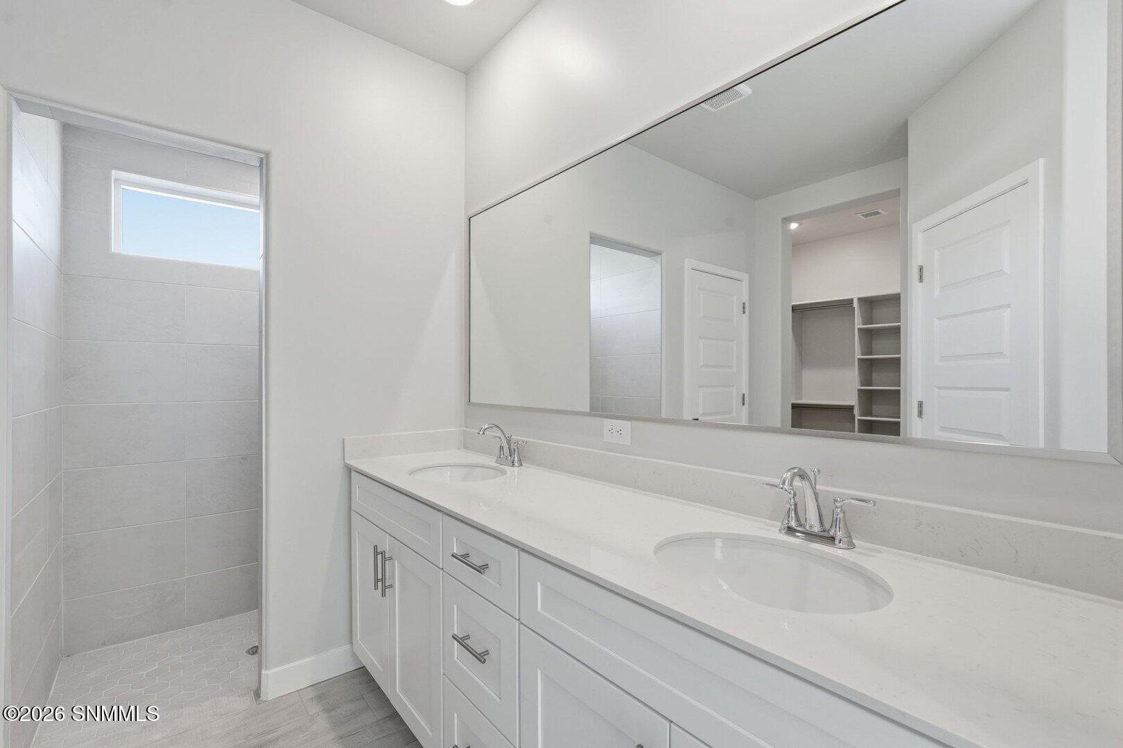 7540 Sierra Este Place Property Photo 11