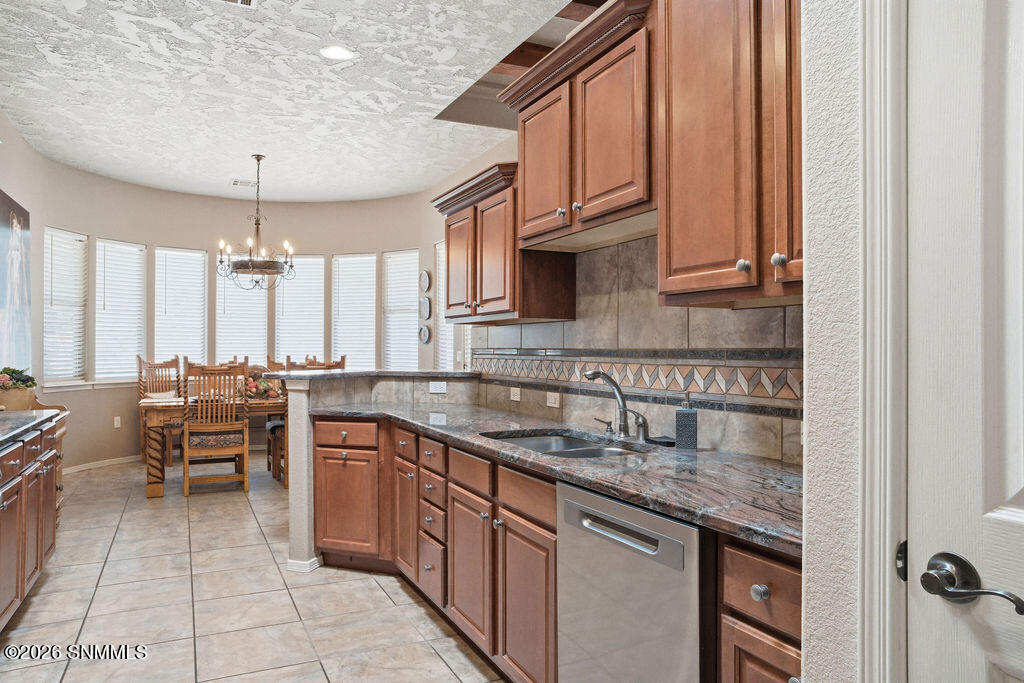 2462 Conchas Lane Property Photo 29