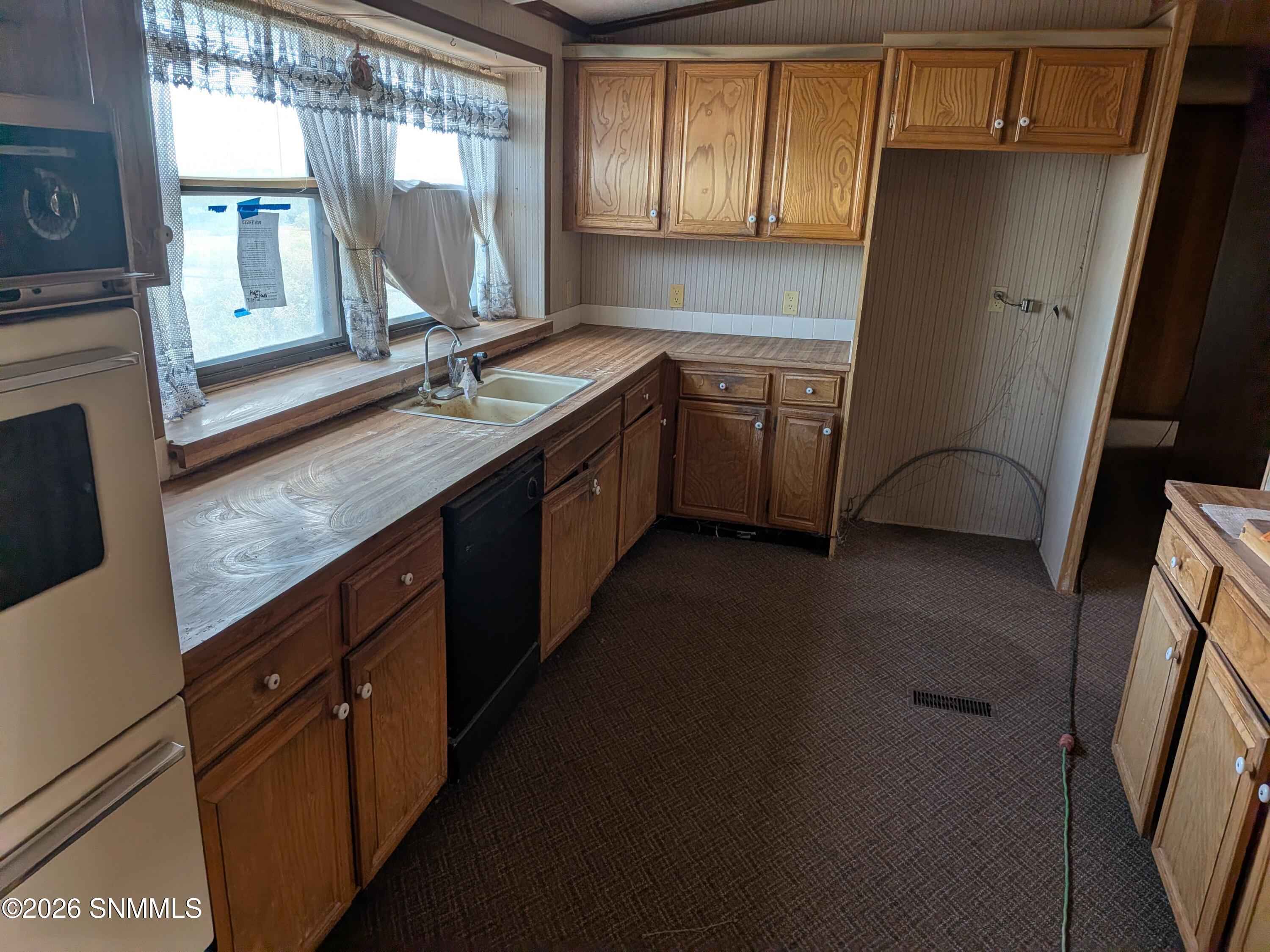 33 Southland Road Property Photo 4
