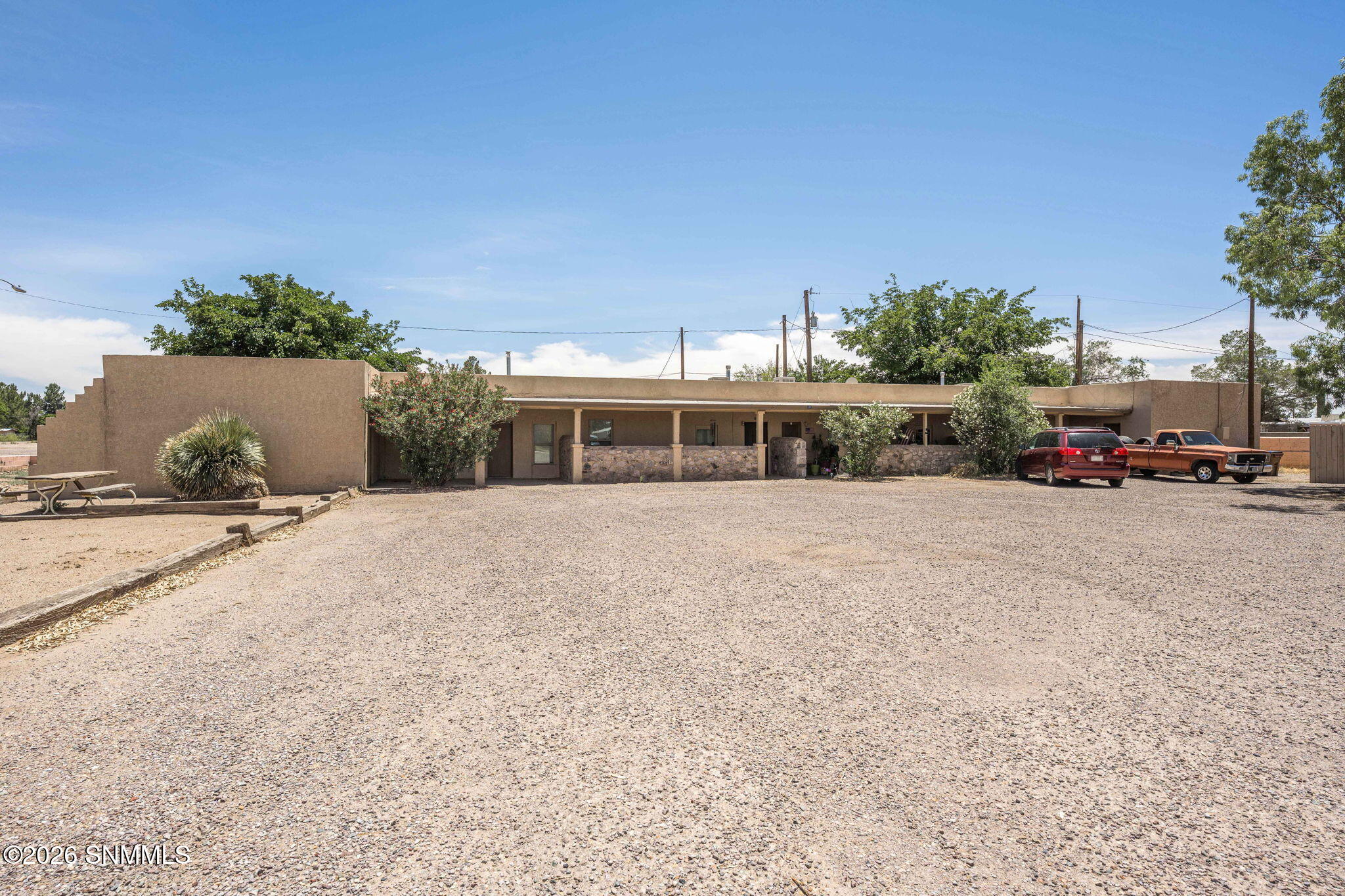 809 W Van Patten Avenue Property Photo 2