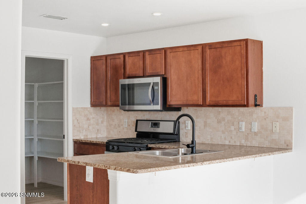 5077 Kensington Way Property Photo 15
