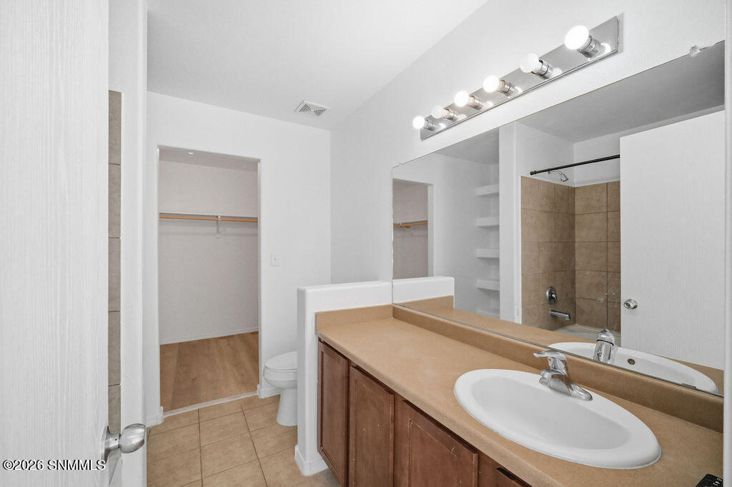 5077 Kensington Way Property Photo 27
