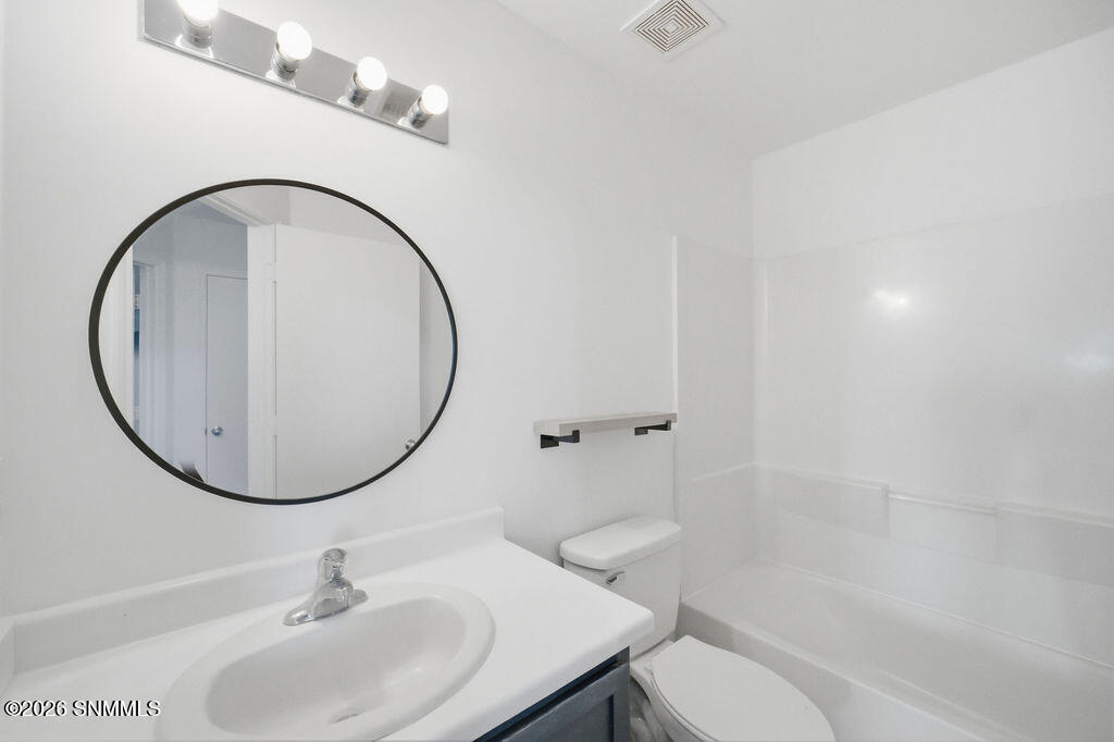 5077 Kensington Way Property Photo 32