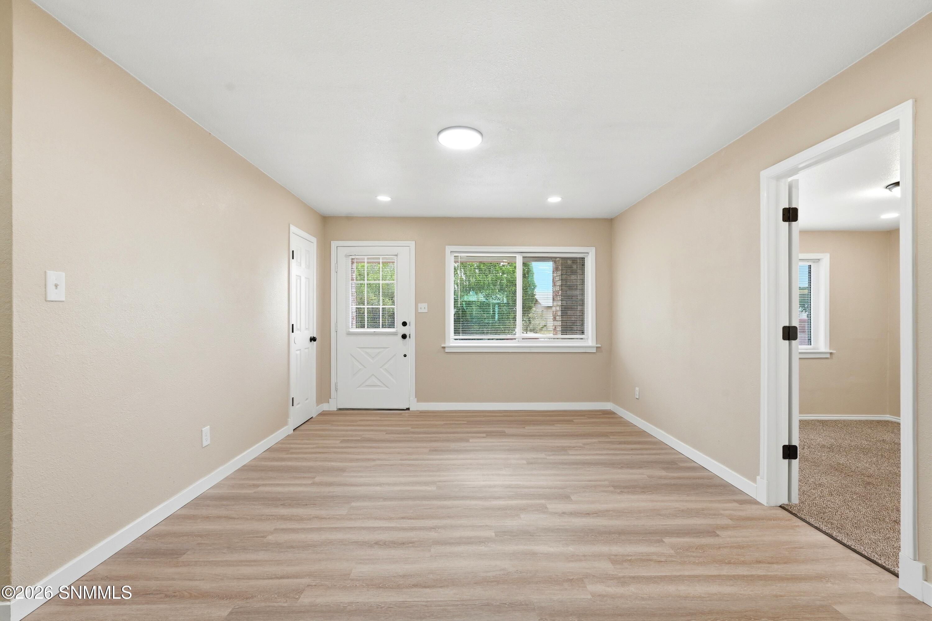 1109 Dewey Lane Property Photo 3