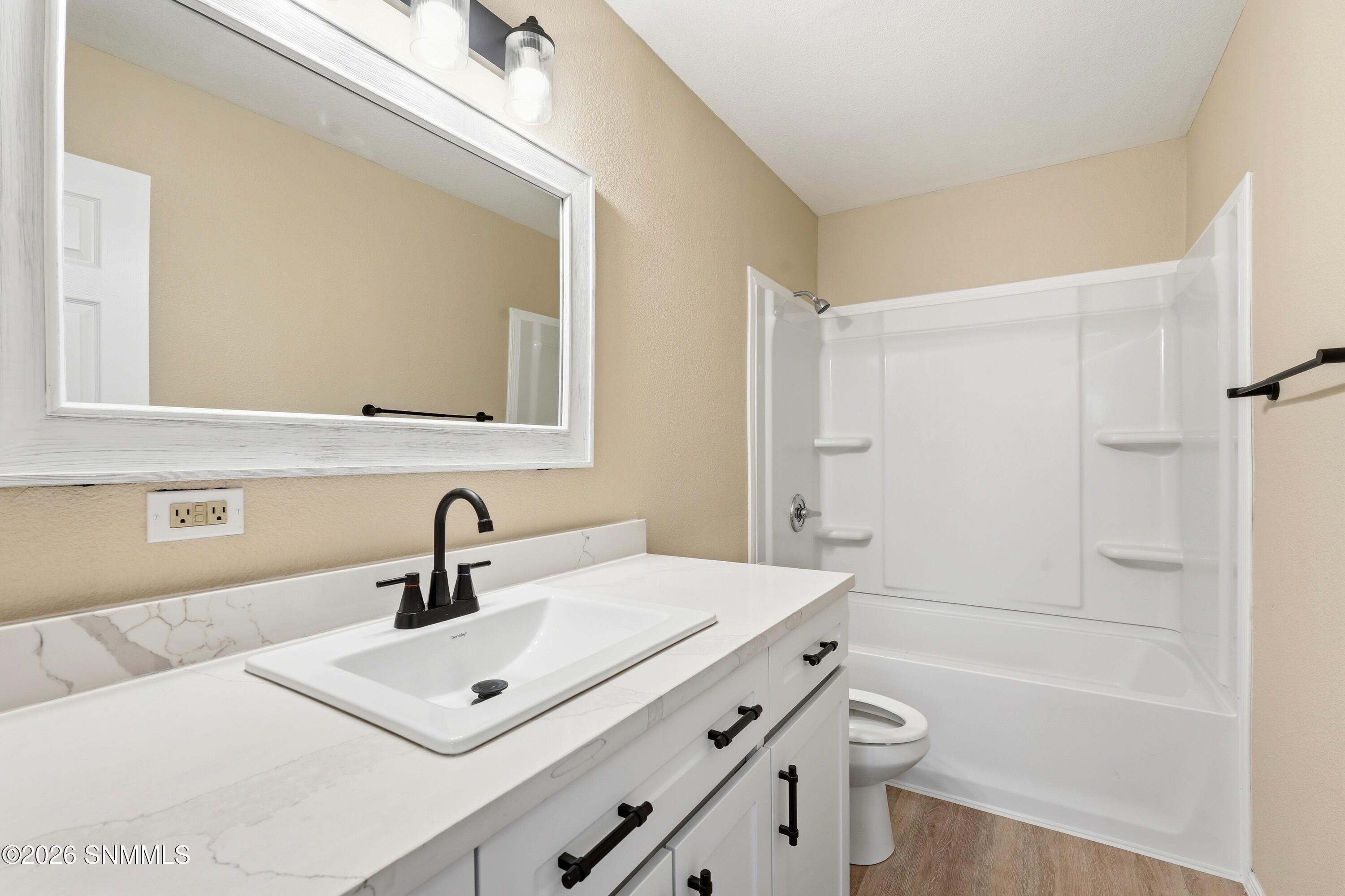 1109 Dewey Lane Property Photo 13