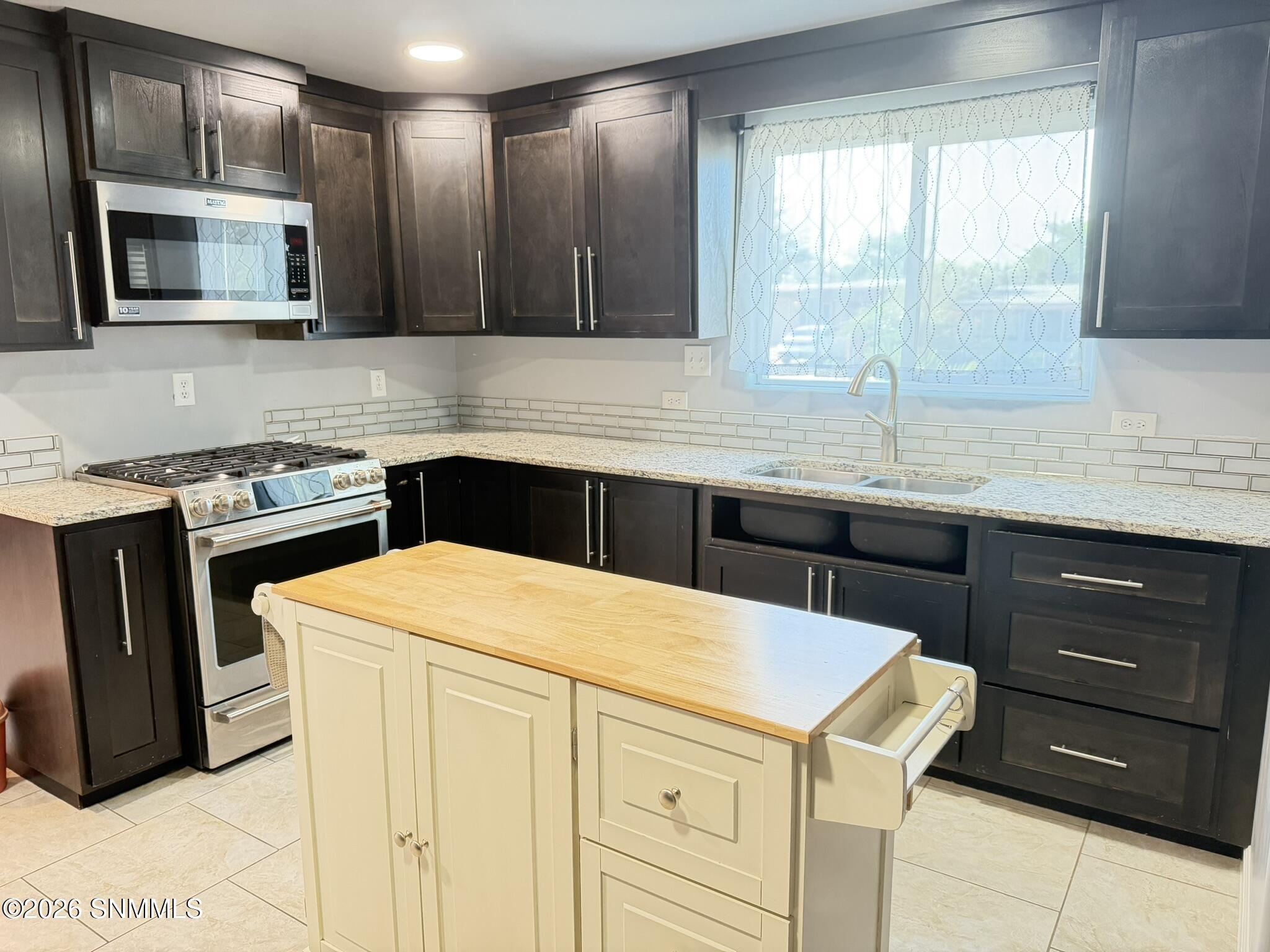2333 E Idaho Avenue Property Photo 3