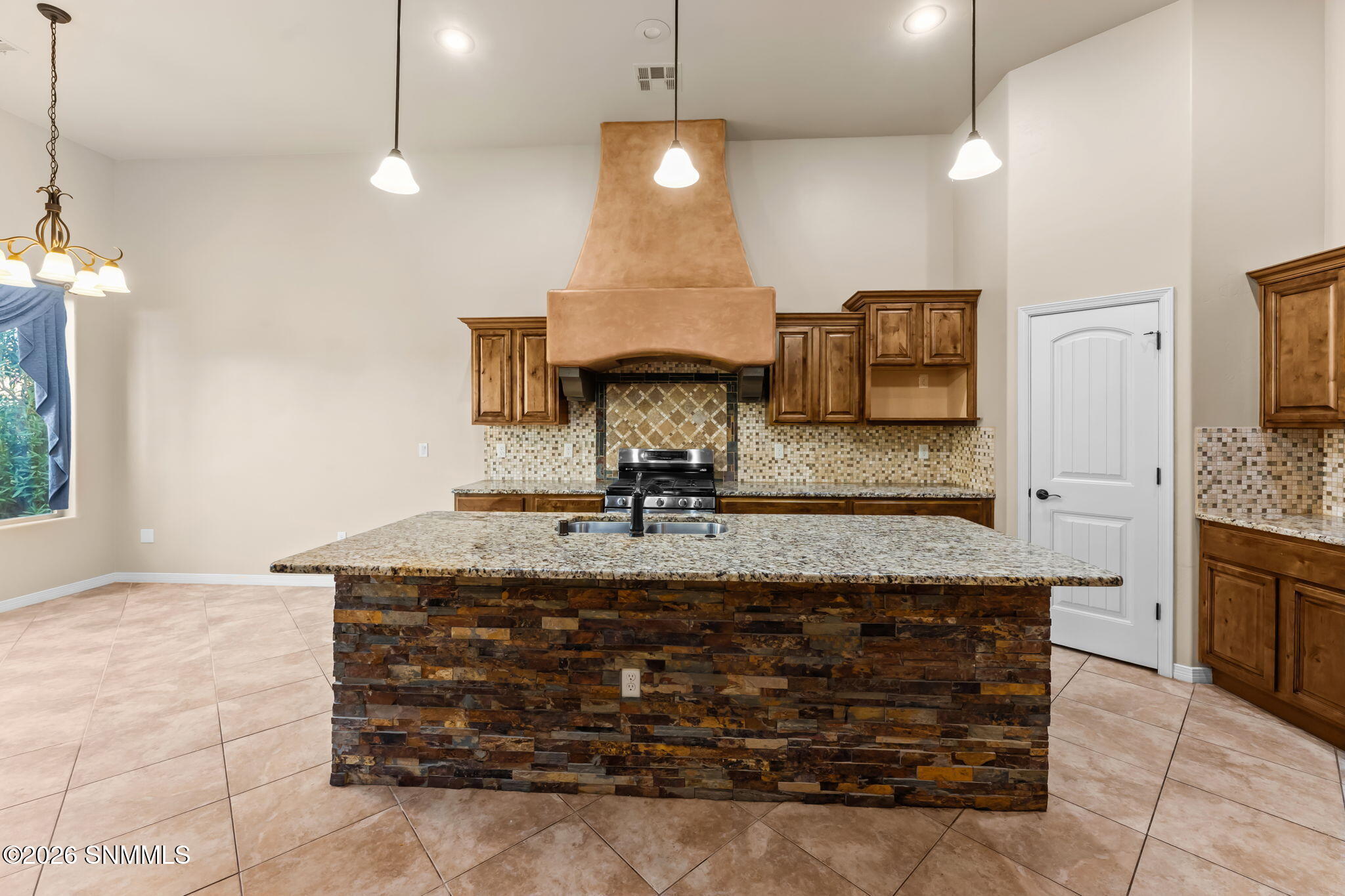4070 Monte Sombra Avenue Property Photo 17