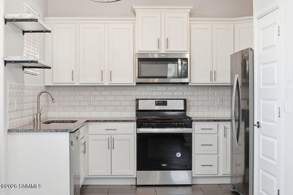 2005 E Villa Napoli Loop Property Photo 7