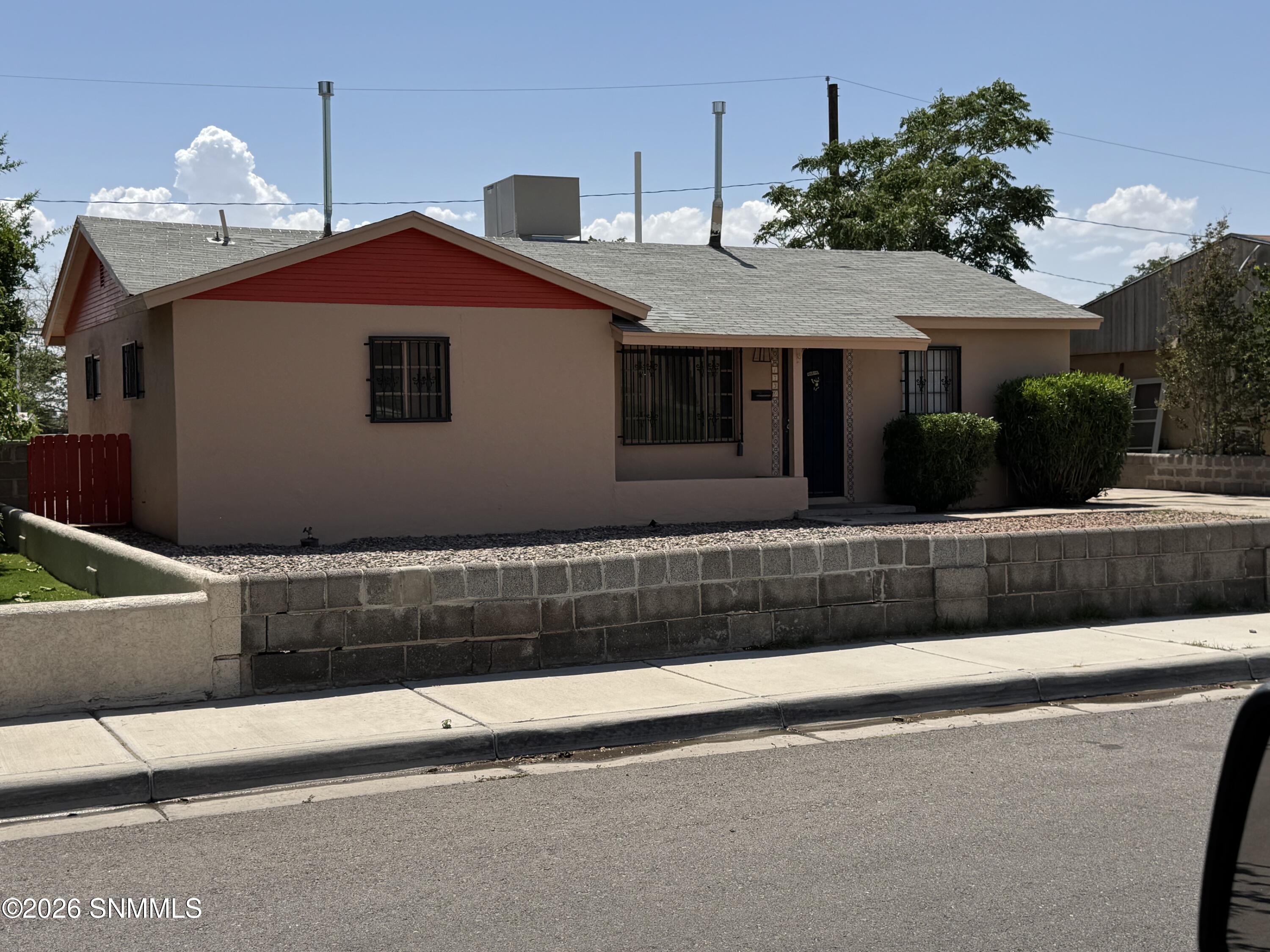 1730 Boston Drive Property Photo 1