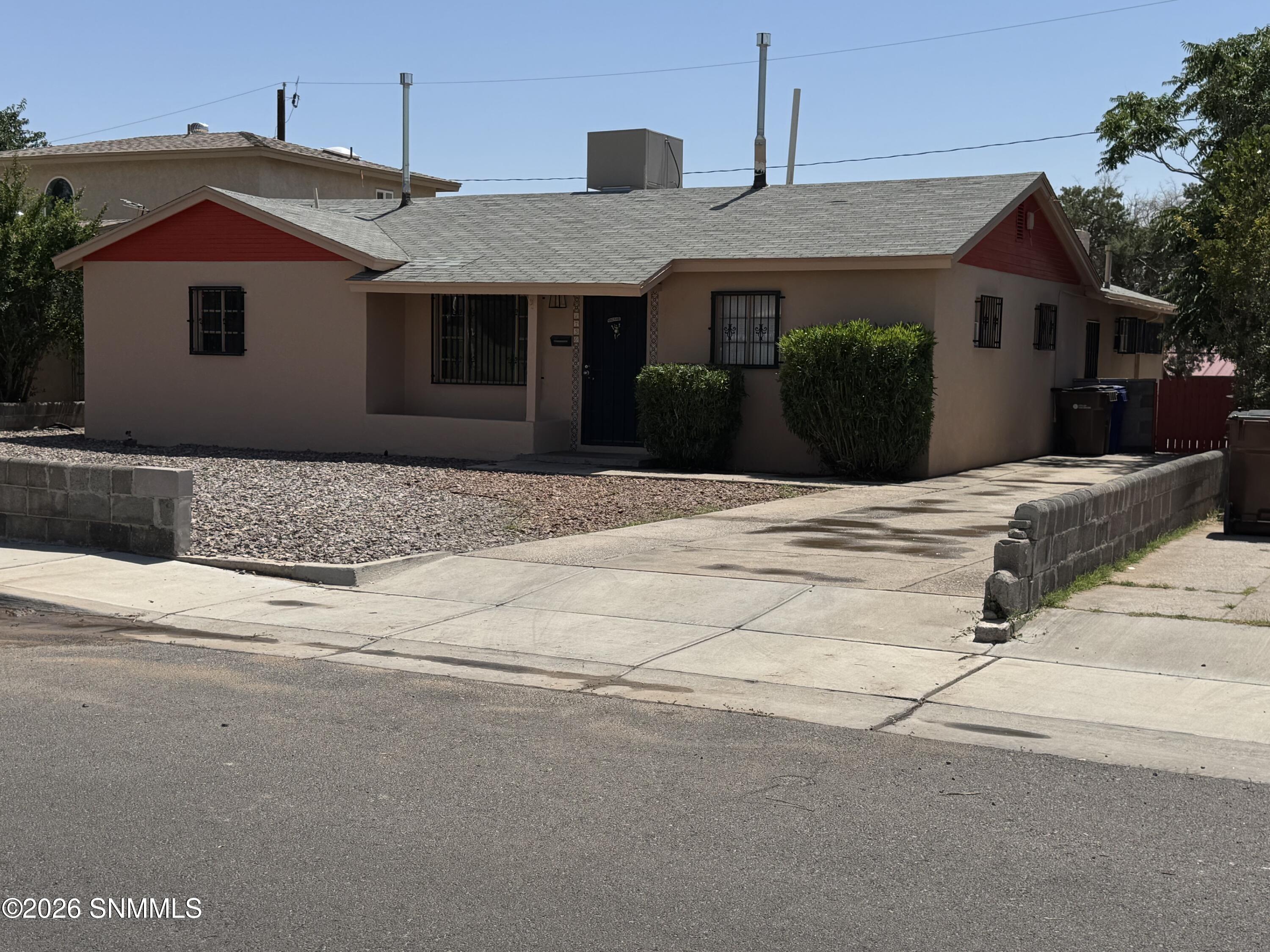1730 Boston Drive Property Photo 2