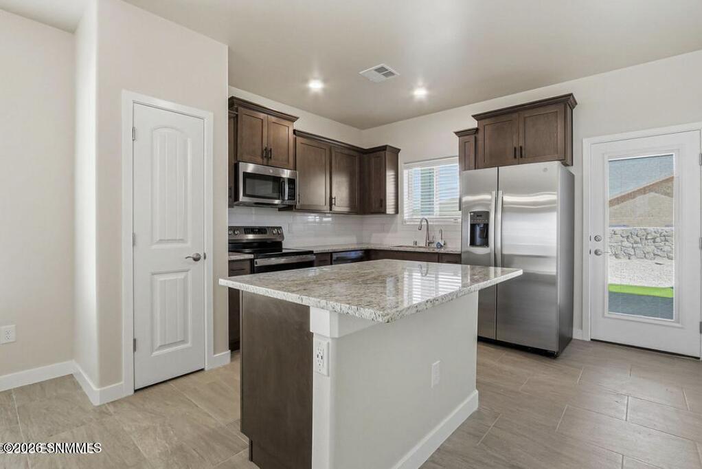 2049 Meteor Street Property Photo 6