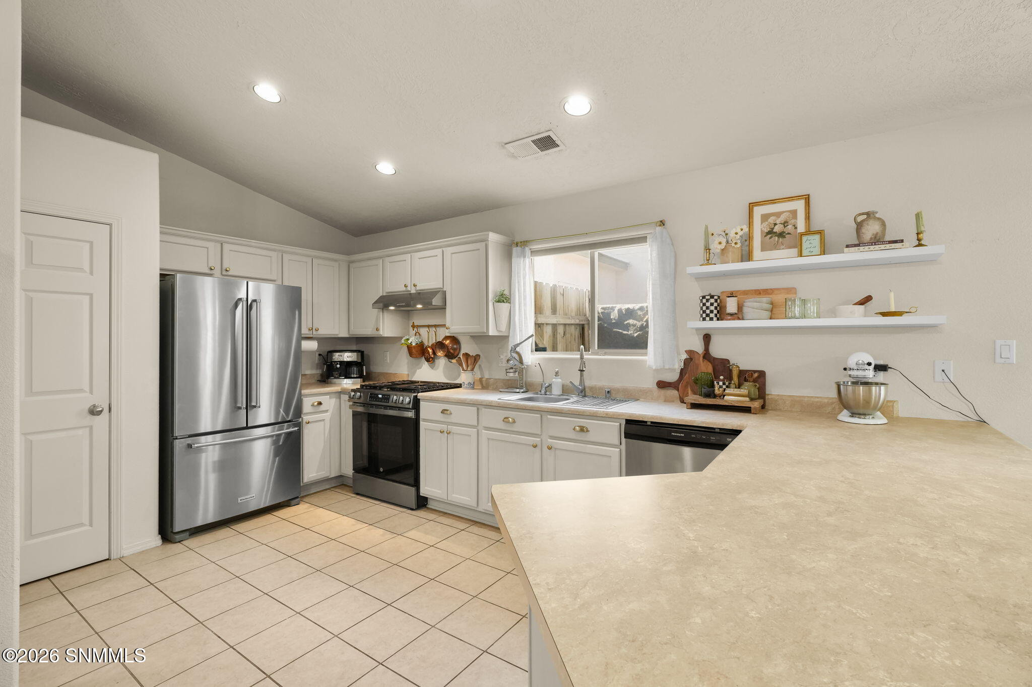 2507 Silver Hawk Avenue Property Photo 12