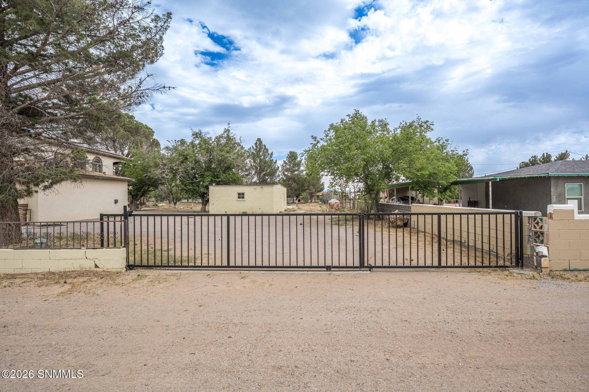 304 Las Flores Circle Property Photo 1