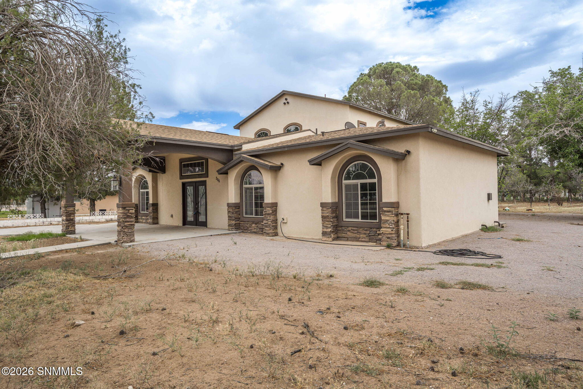 304 Las Flores Circle Property Photo 3
