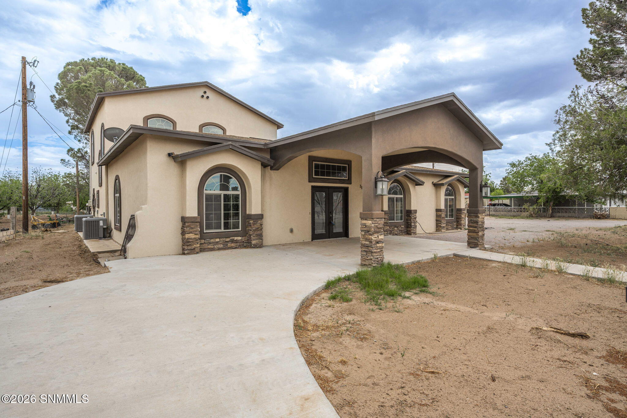 304 Las Flores Circle Property Photo 5