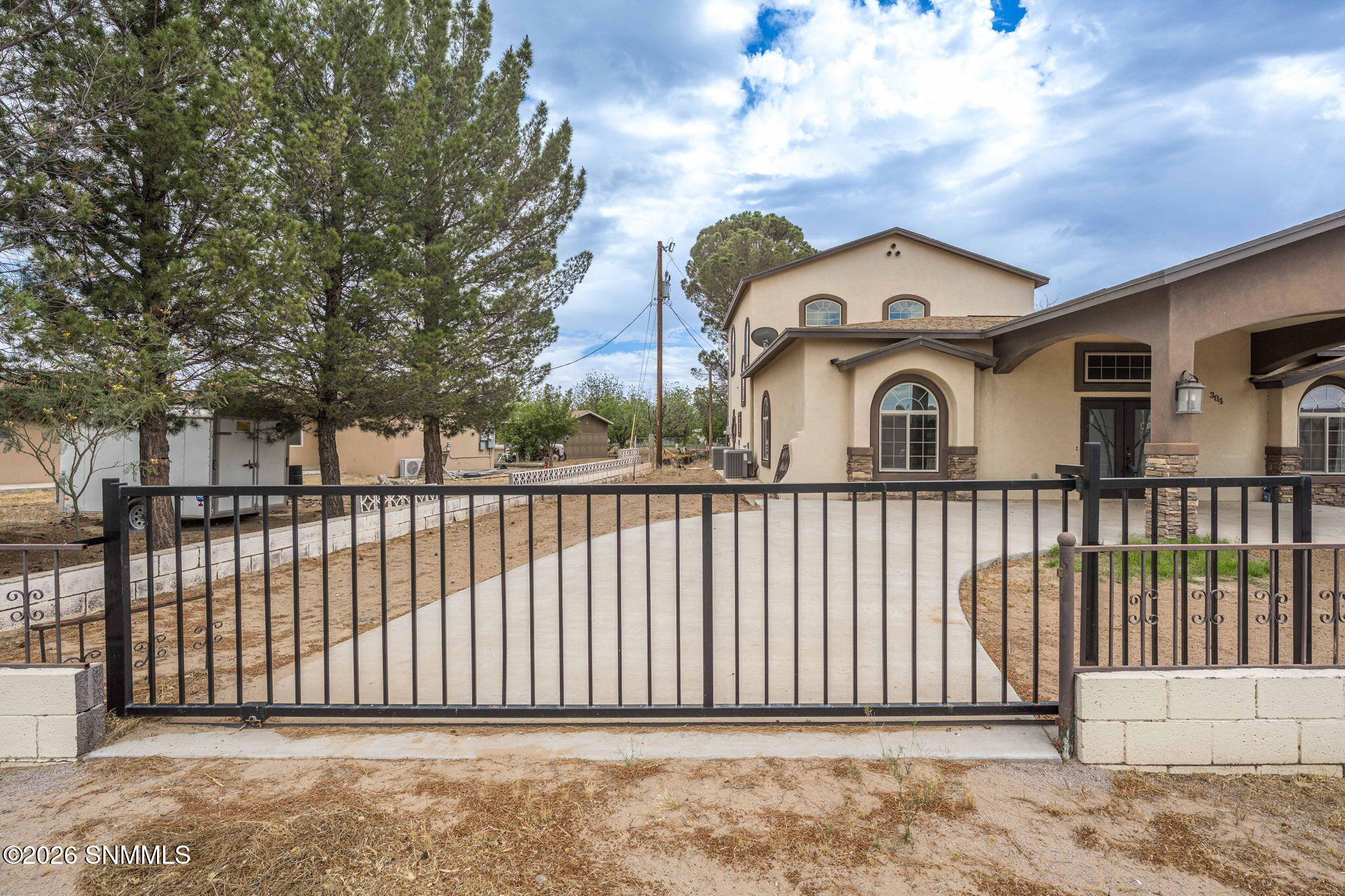304 Las Flores Circle Property Photo 6