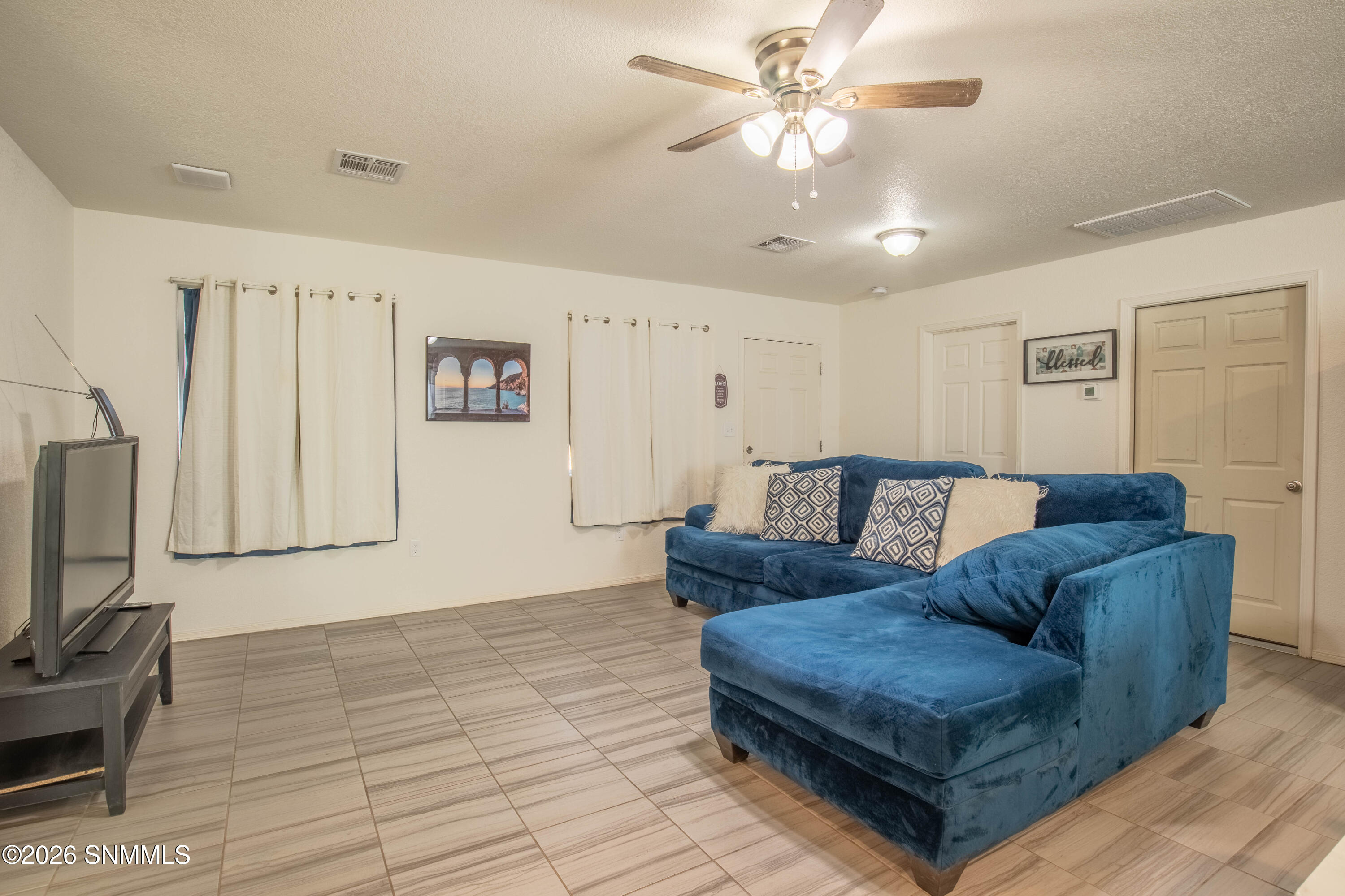 430 Anchor Court Property Photo 4