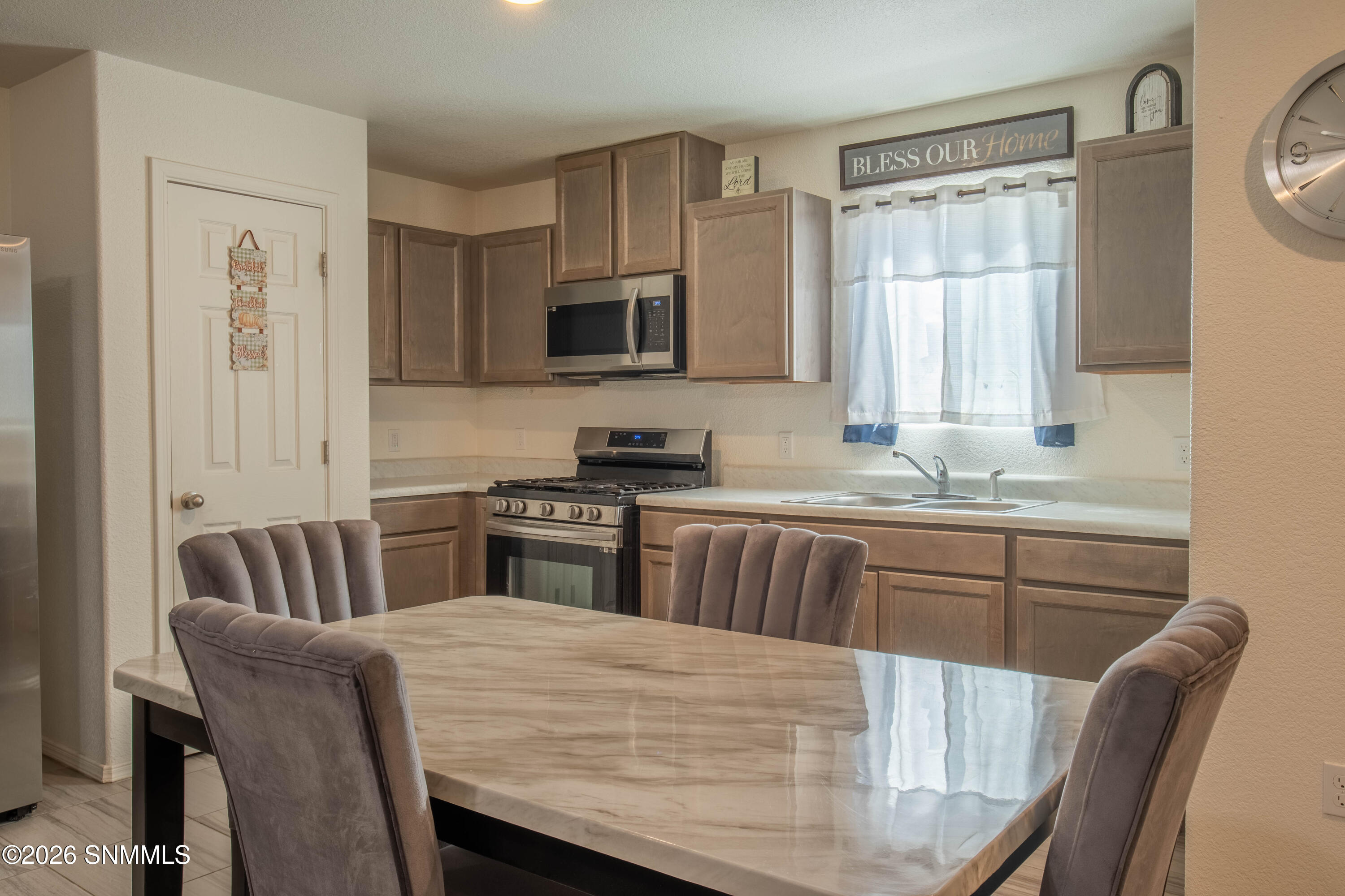 430 Anchor Court Property Photo 7
