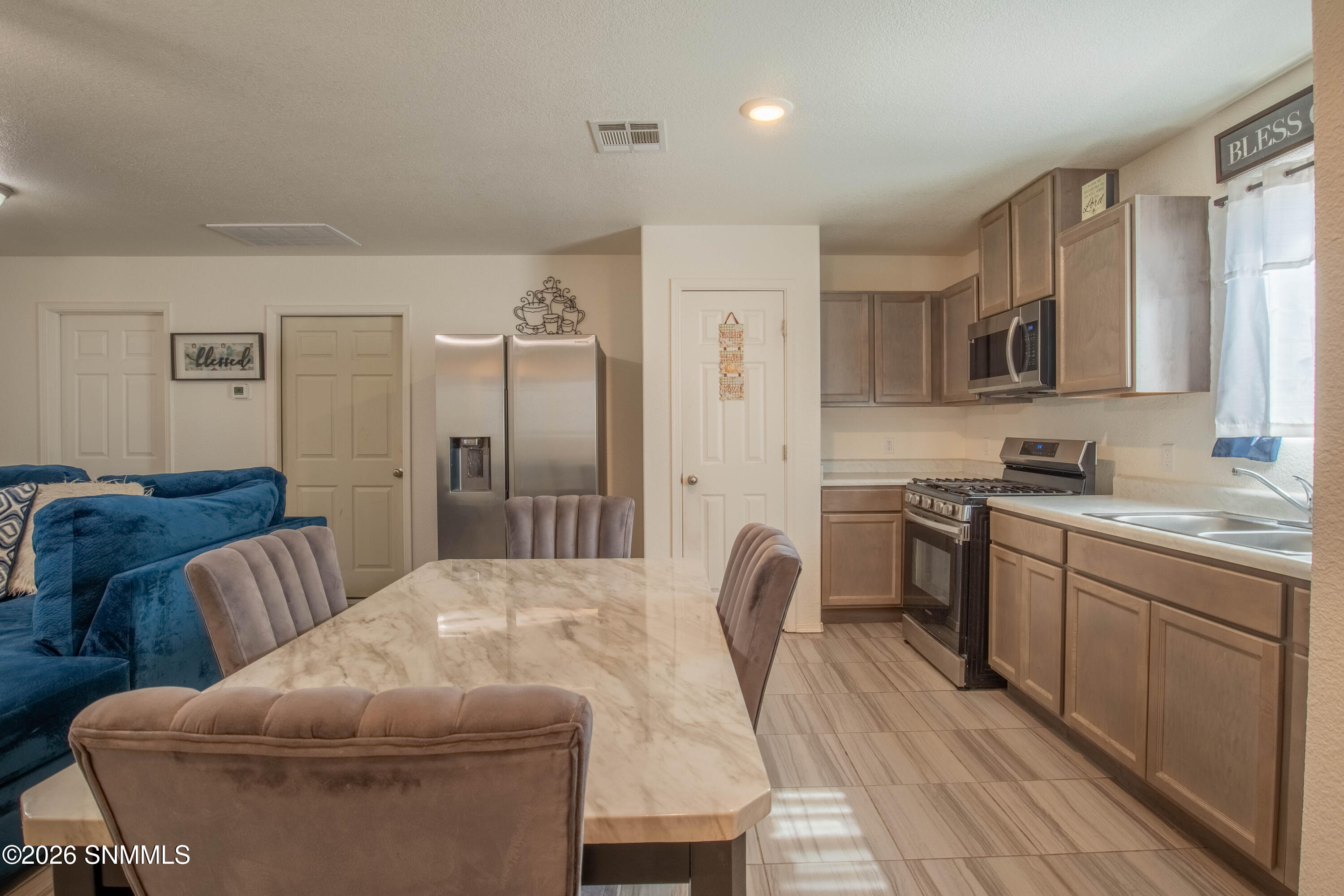 430 Anchor Court Property Photo 8