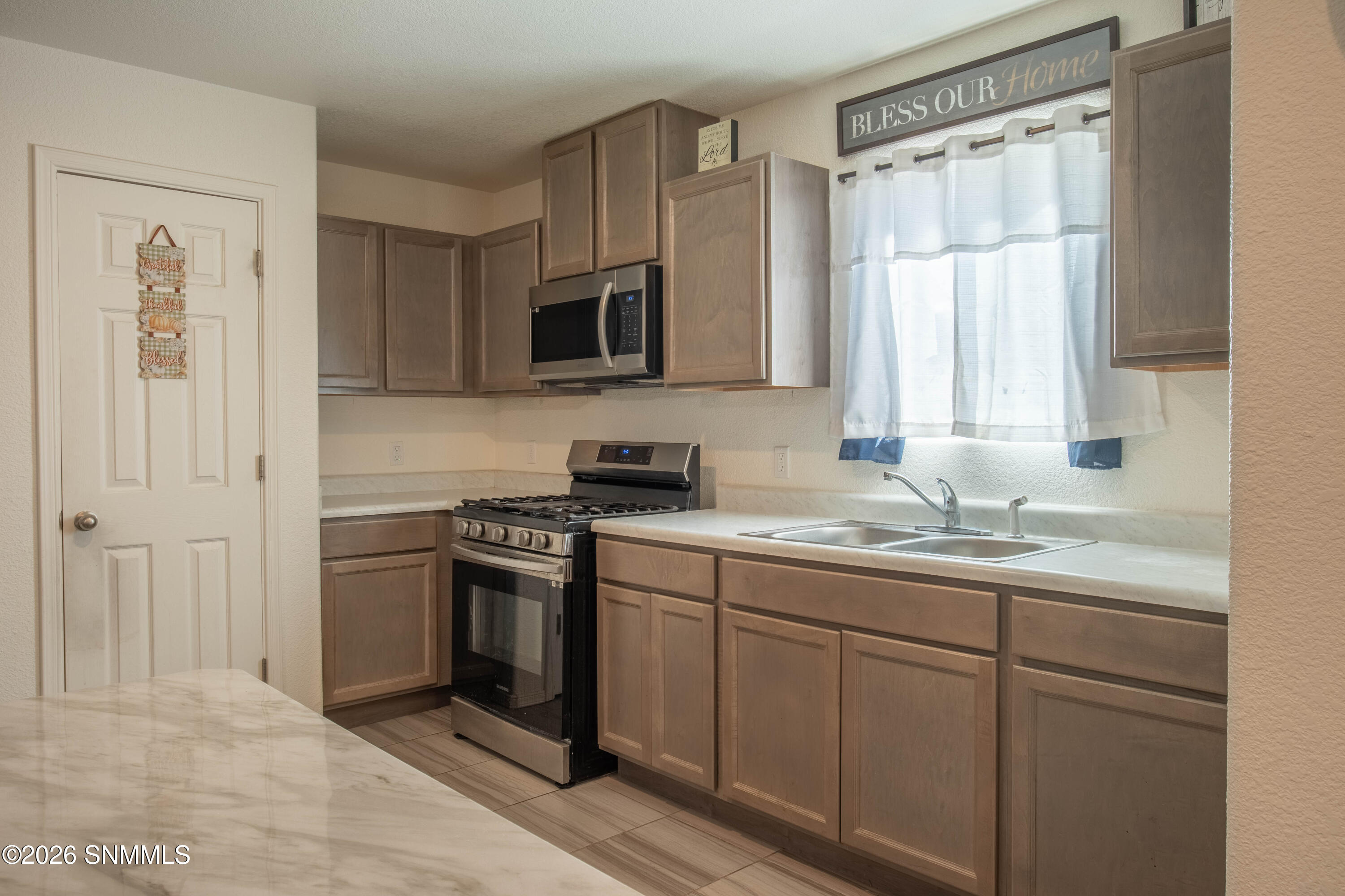 430 Anchor Court Property Photo 9