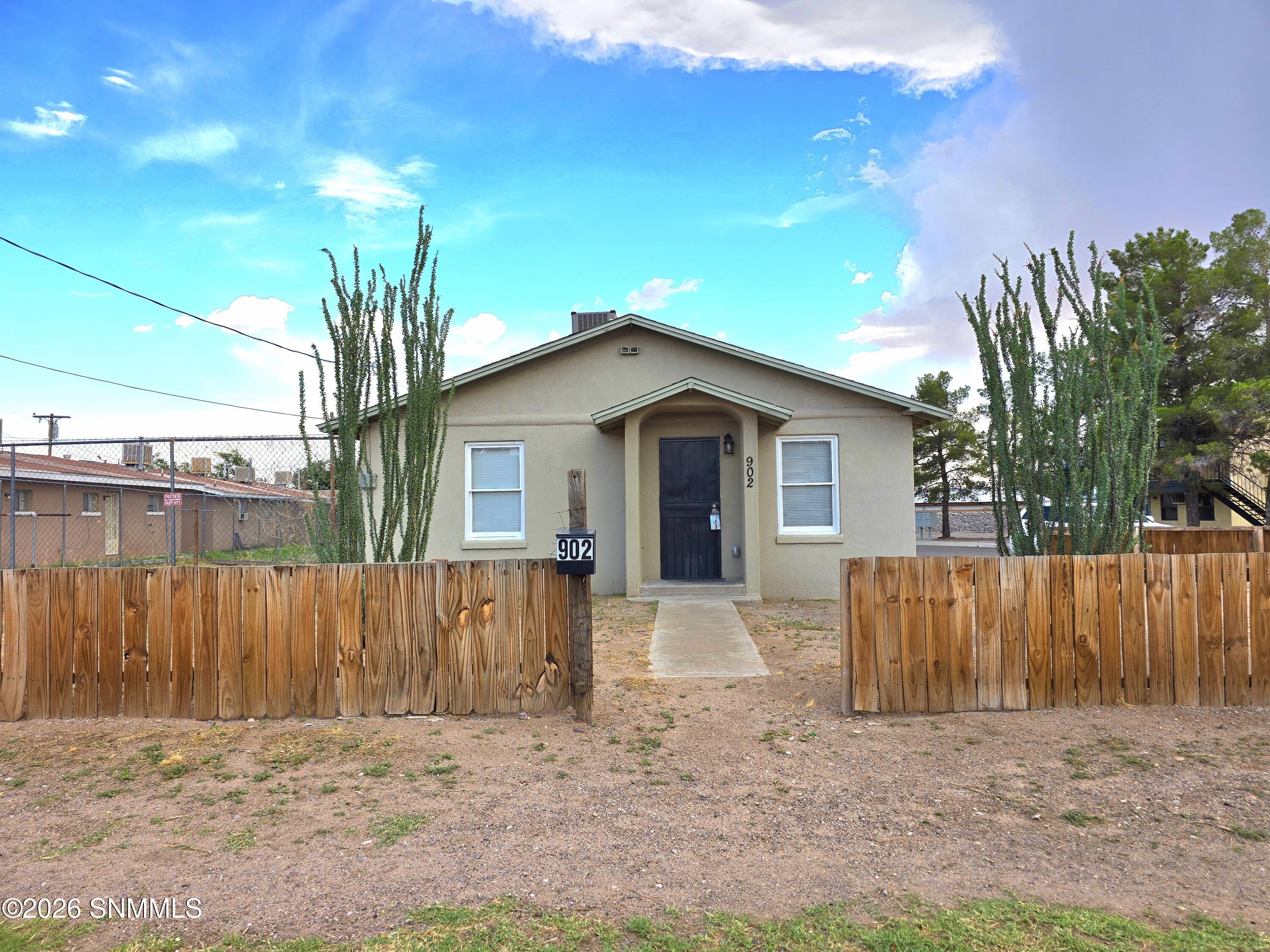 902 Foster Road Property Photo 1