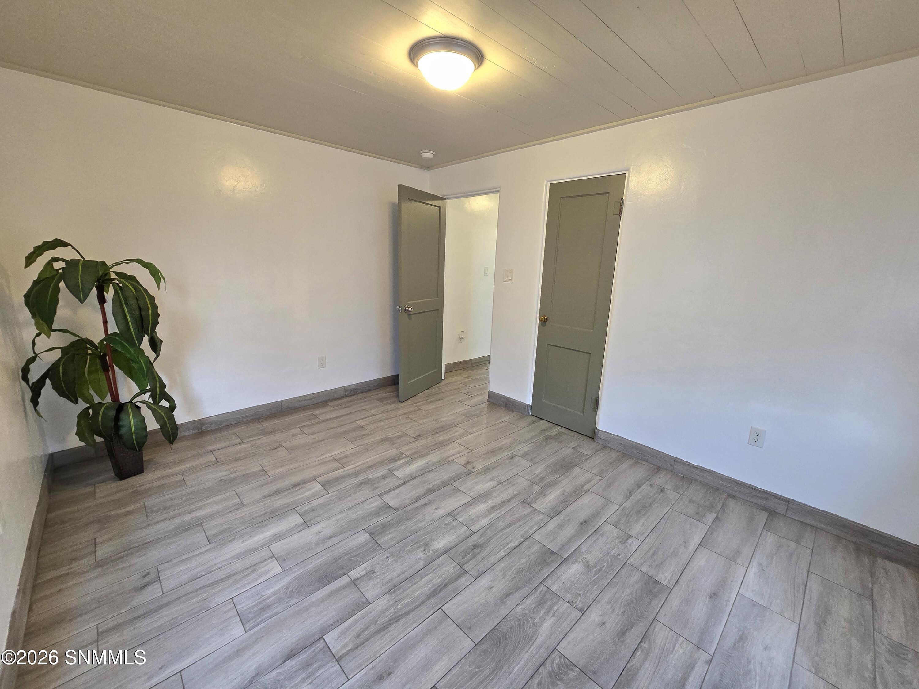 902 Foster Road Property Photo 17