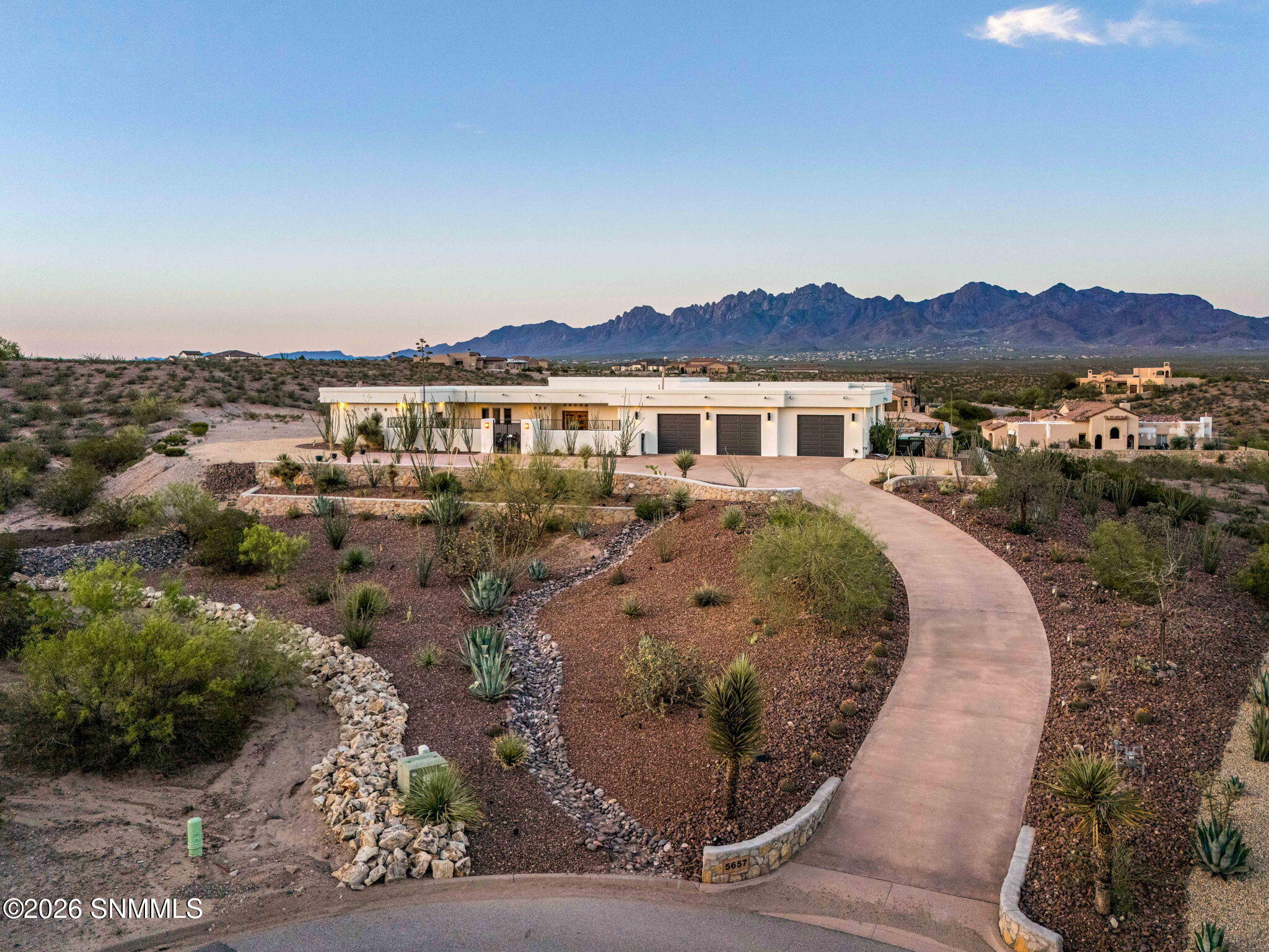 5657 Calle De Paradise Property Photo 1