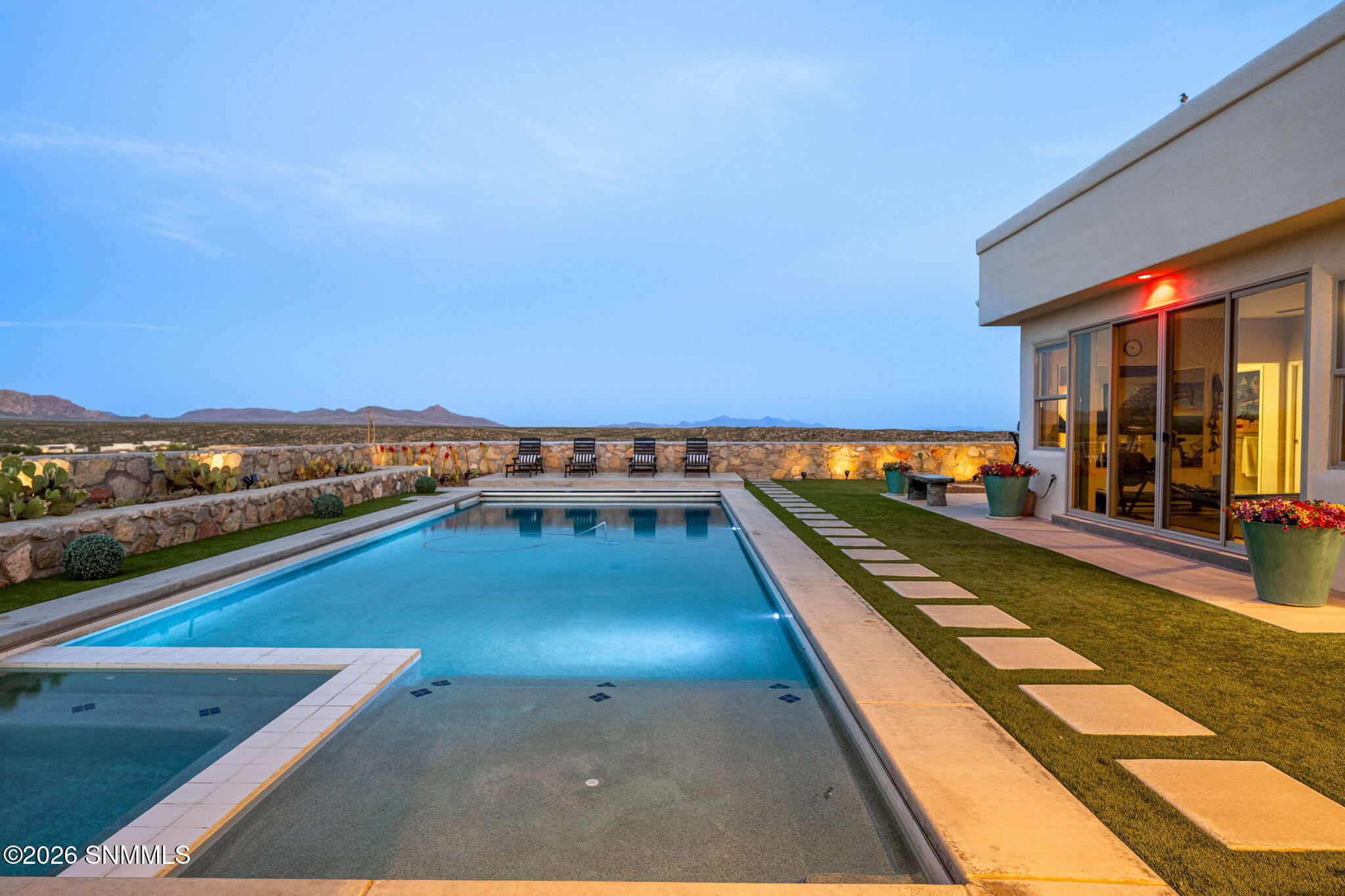 5657 Calle De Paradise Property Photo 83