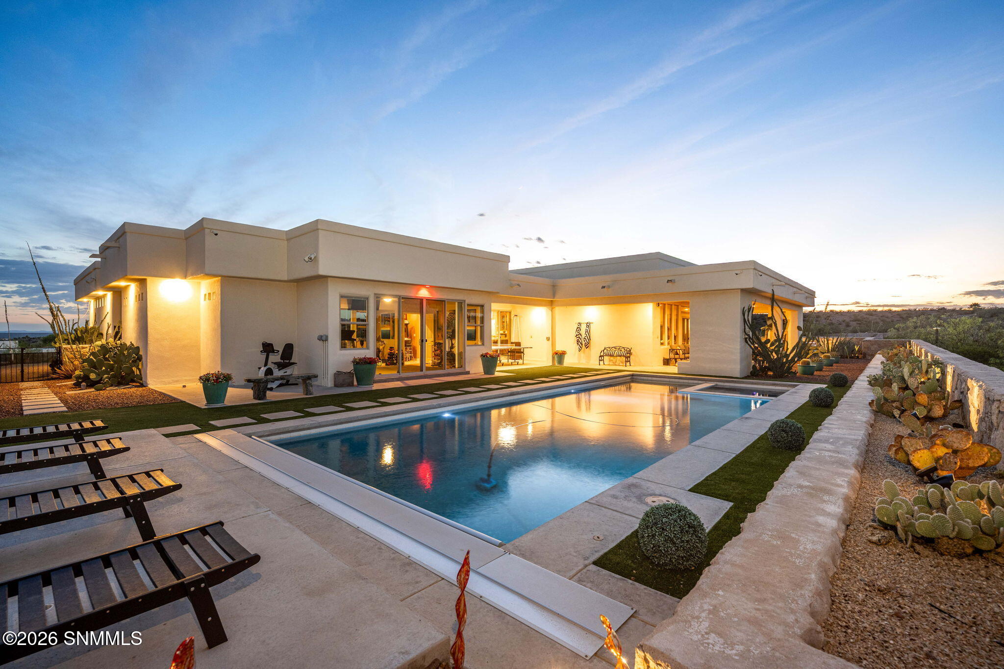 5657 Calle De Paradise Property Photo 87