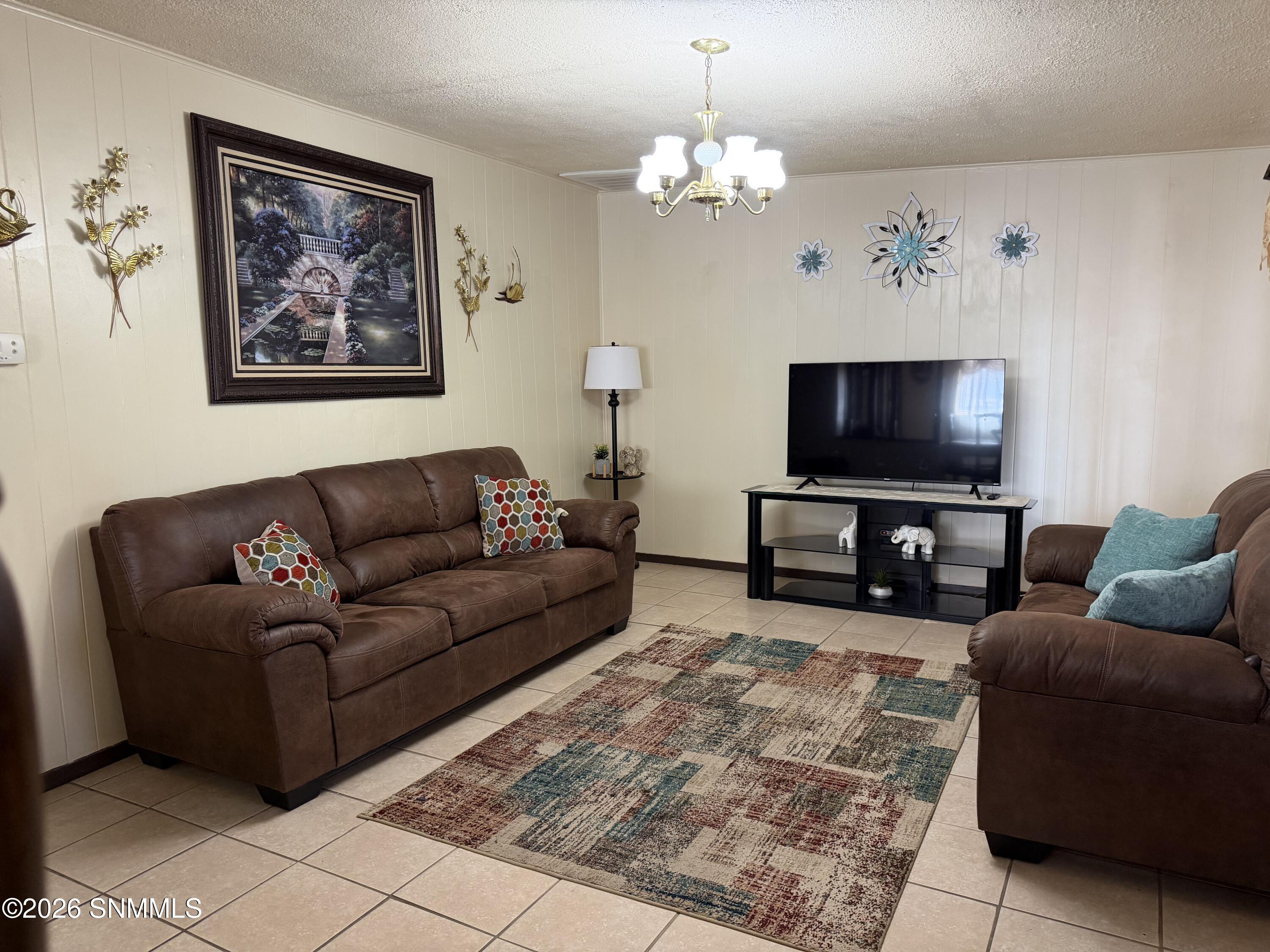 1109 Lincoln Street Property Photo 2