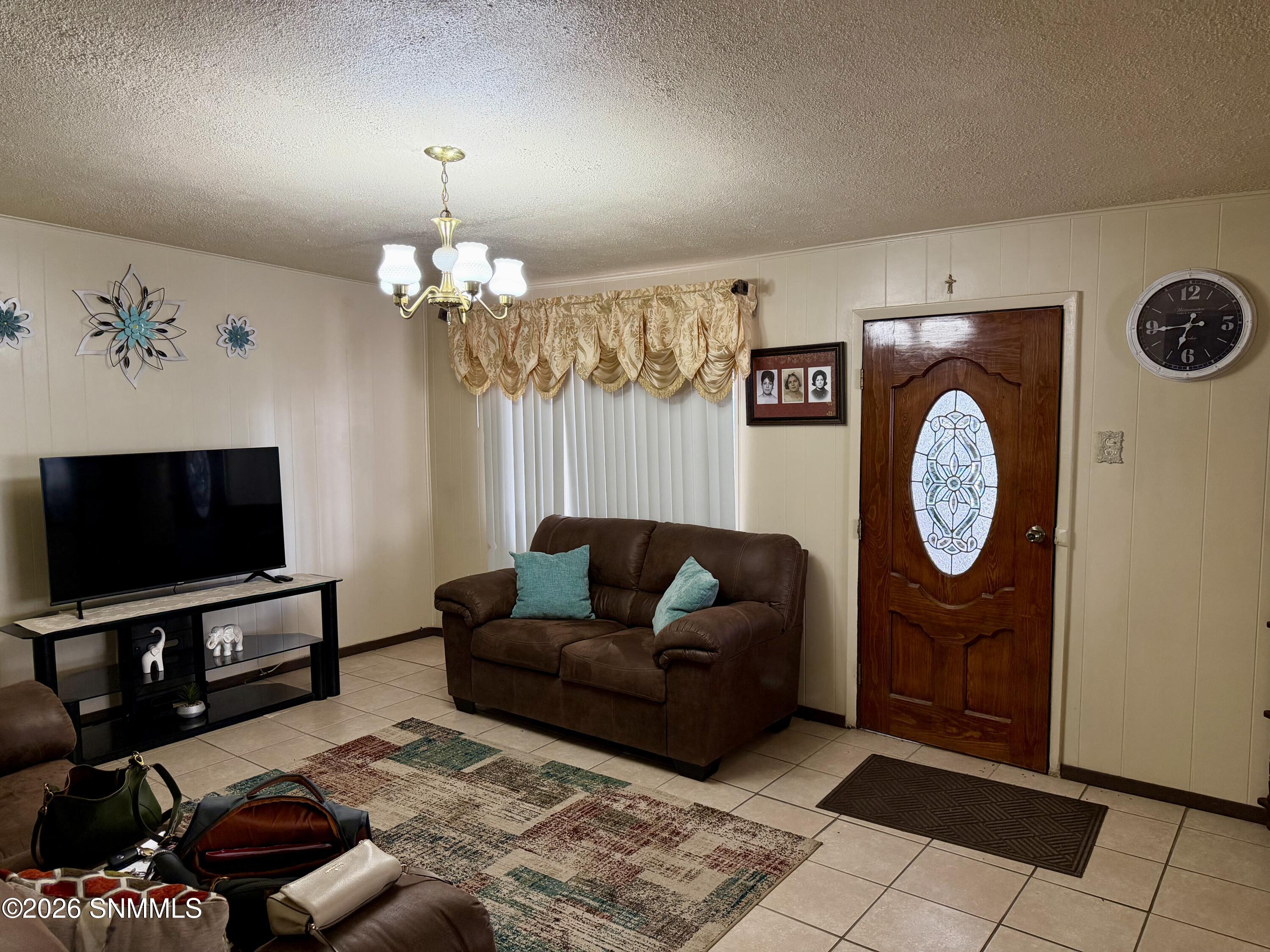 1109 Lincoln Street Property Photo 3