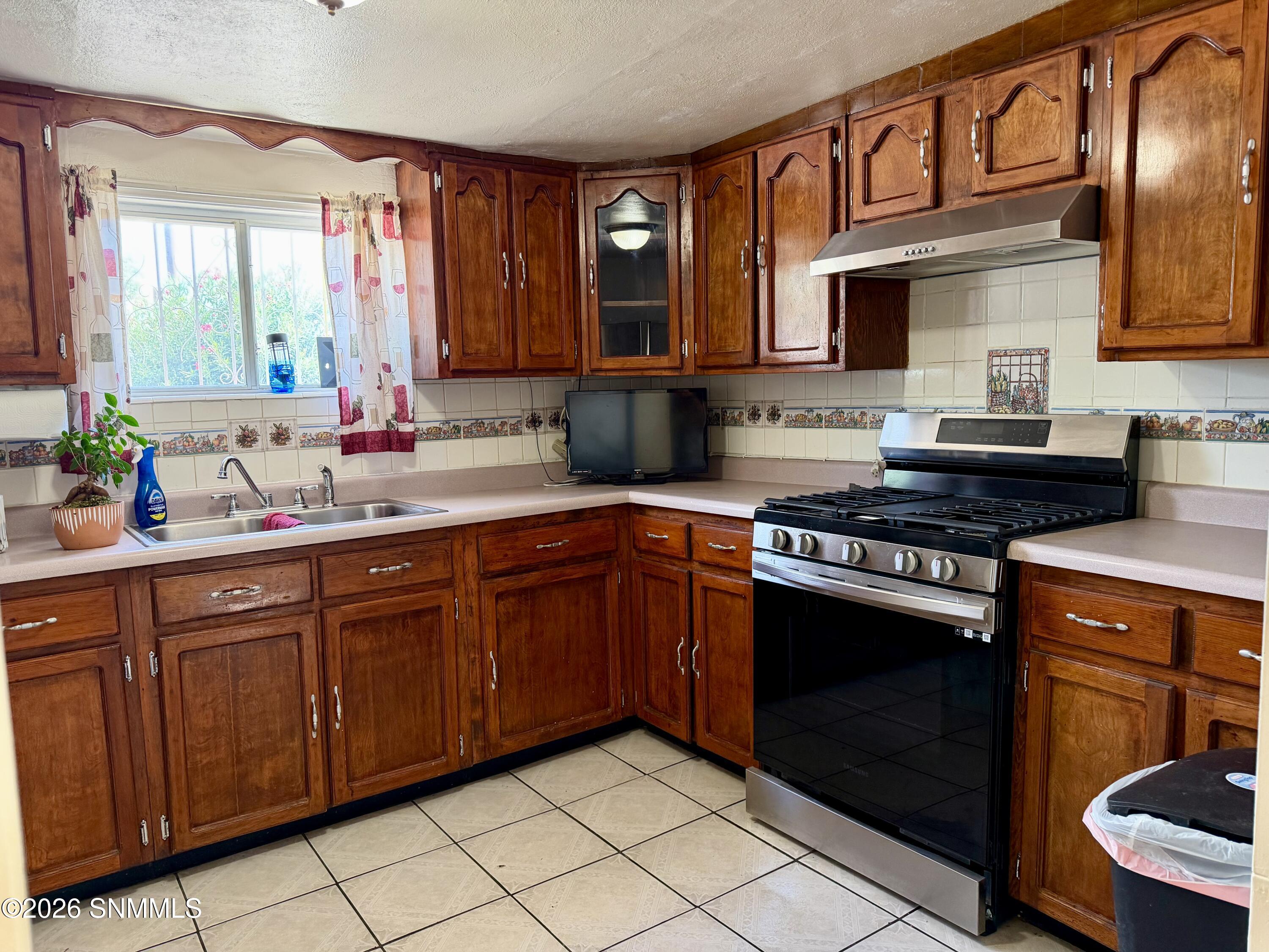 1109 Lincoln Street Property Photo 4