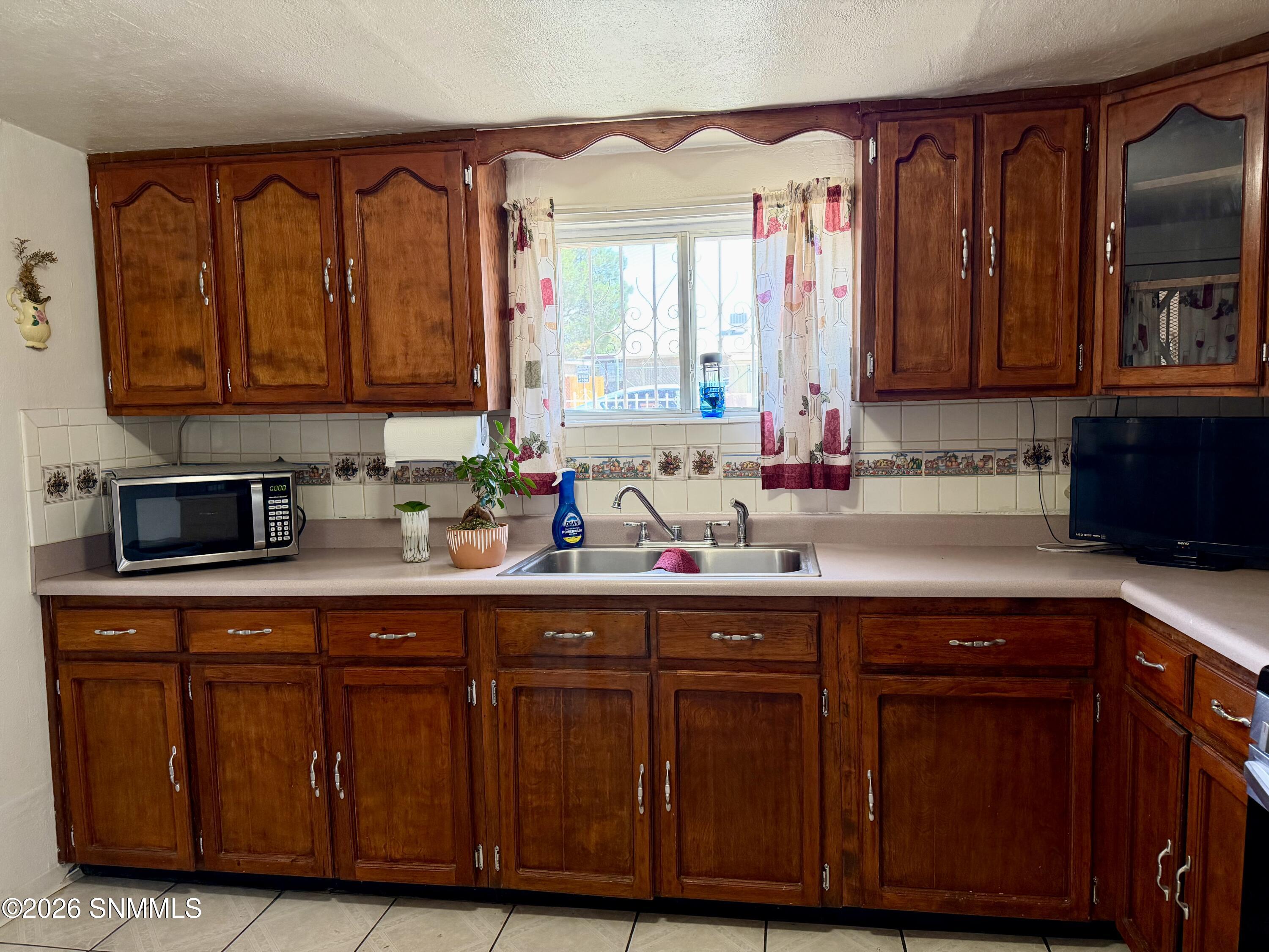 1109 Lincoln Street Property Photo 5